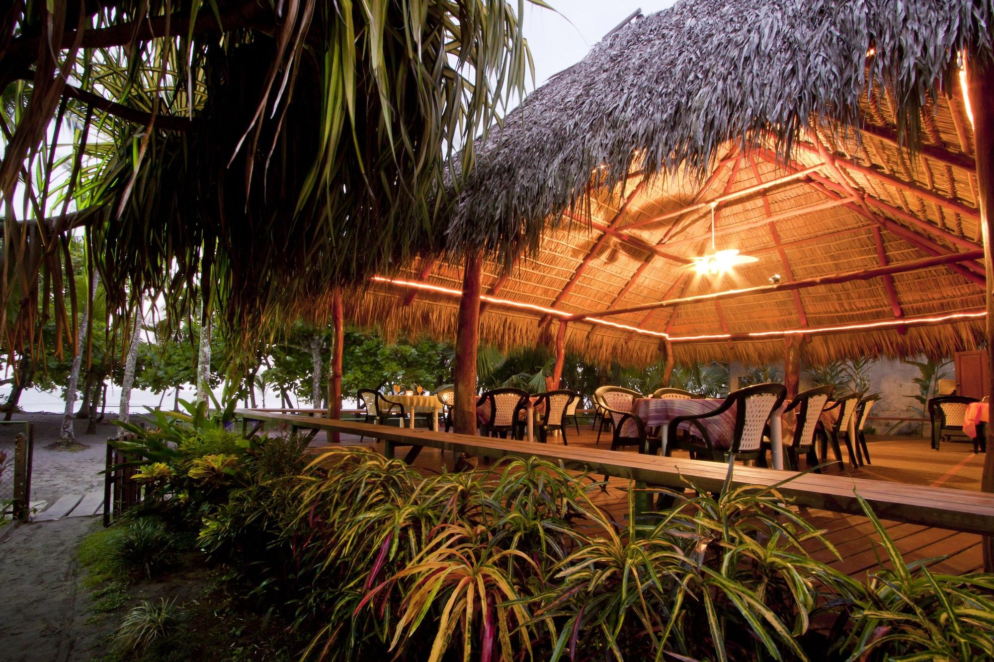 Restaurant Karahe Beach Hotel