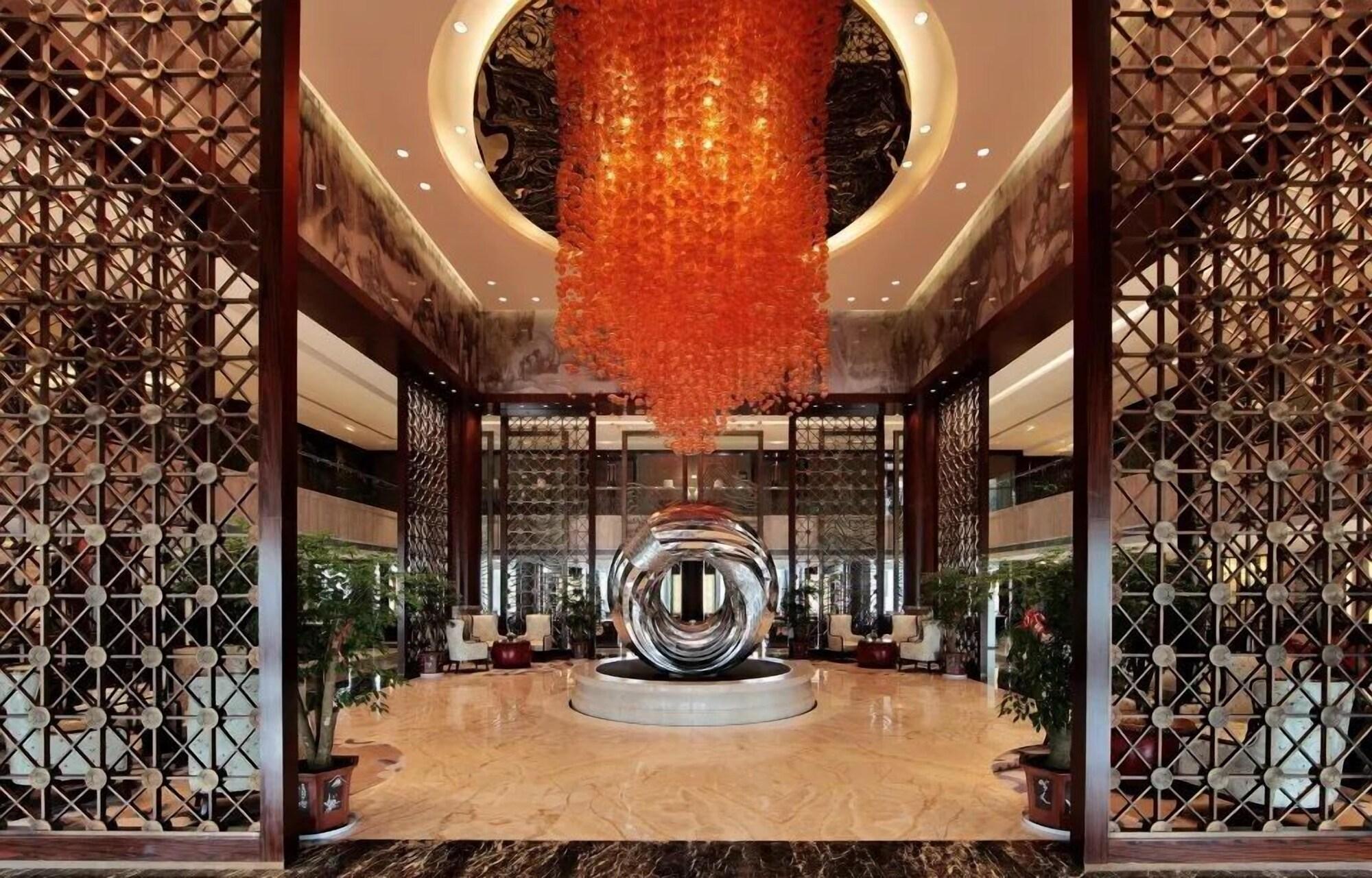 Vista Lobby Ondine Oriental International Hotel