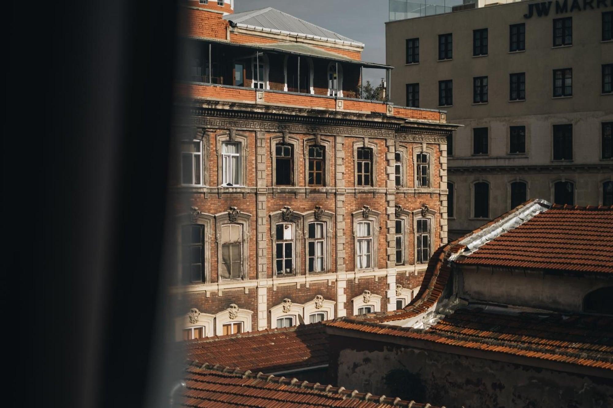 Vista Exterior Pandan Karakoy Suit