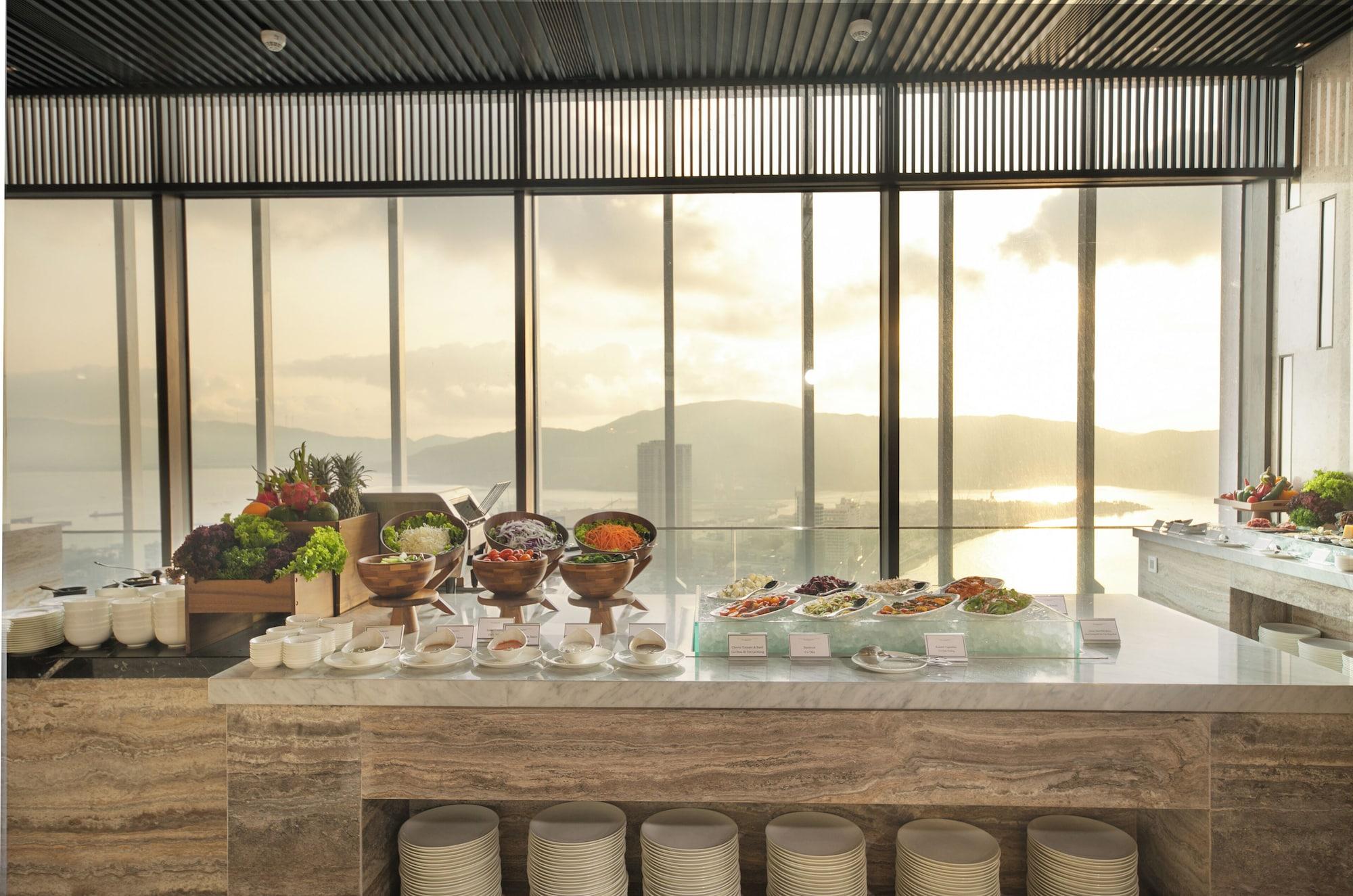 Restaurant Grand Hyams Hotel - Quy Nhon Beach