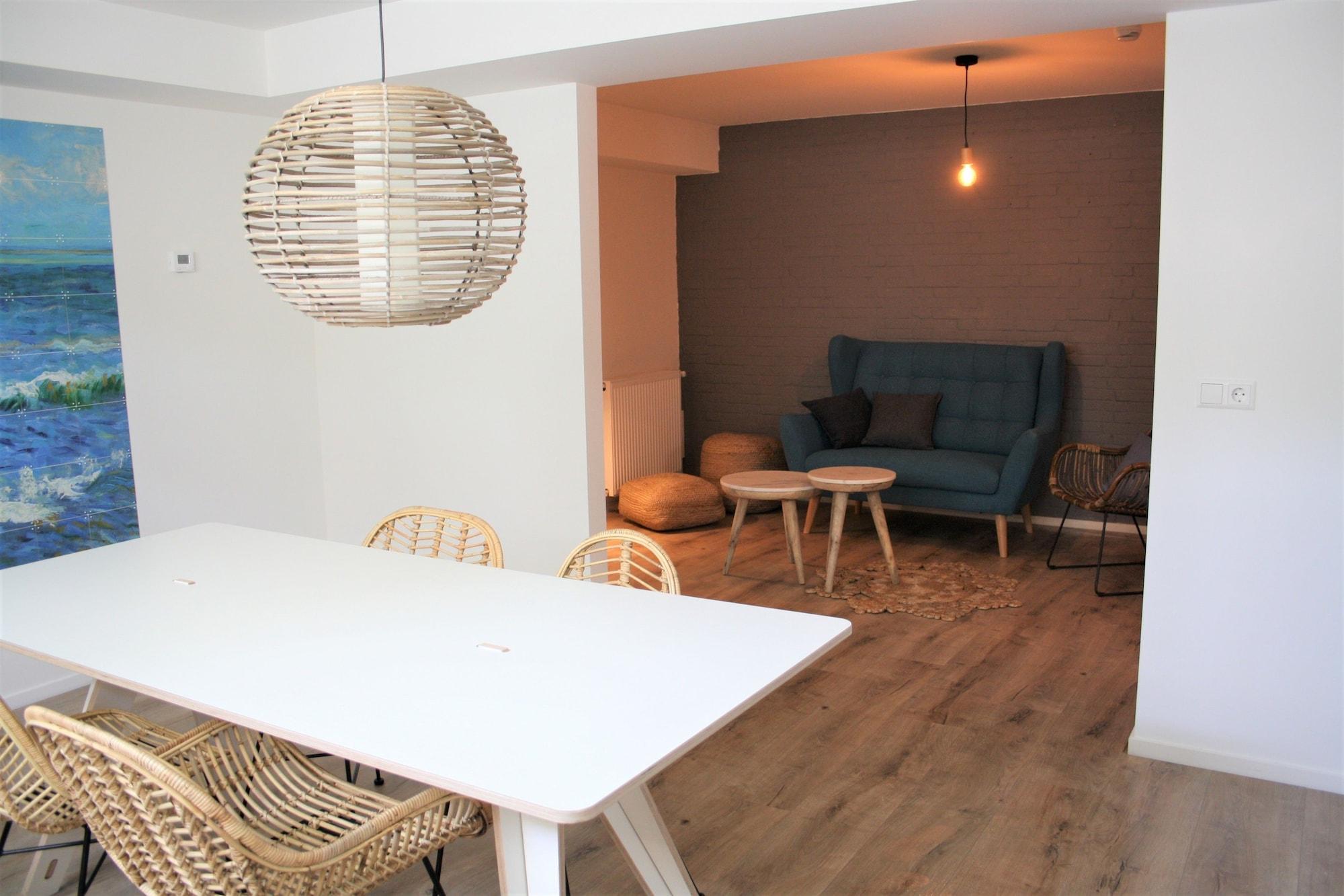 Varios Boulevard 5