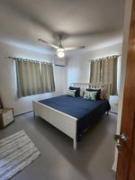 Alquiler Vacacional - 3 bd condo with rooftop across the street from beach!