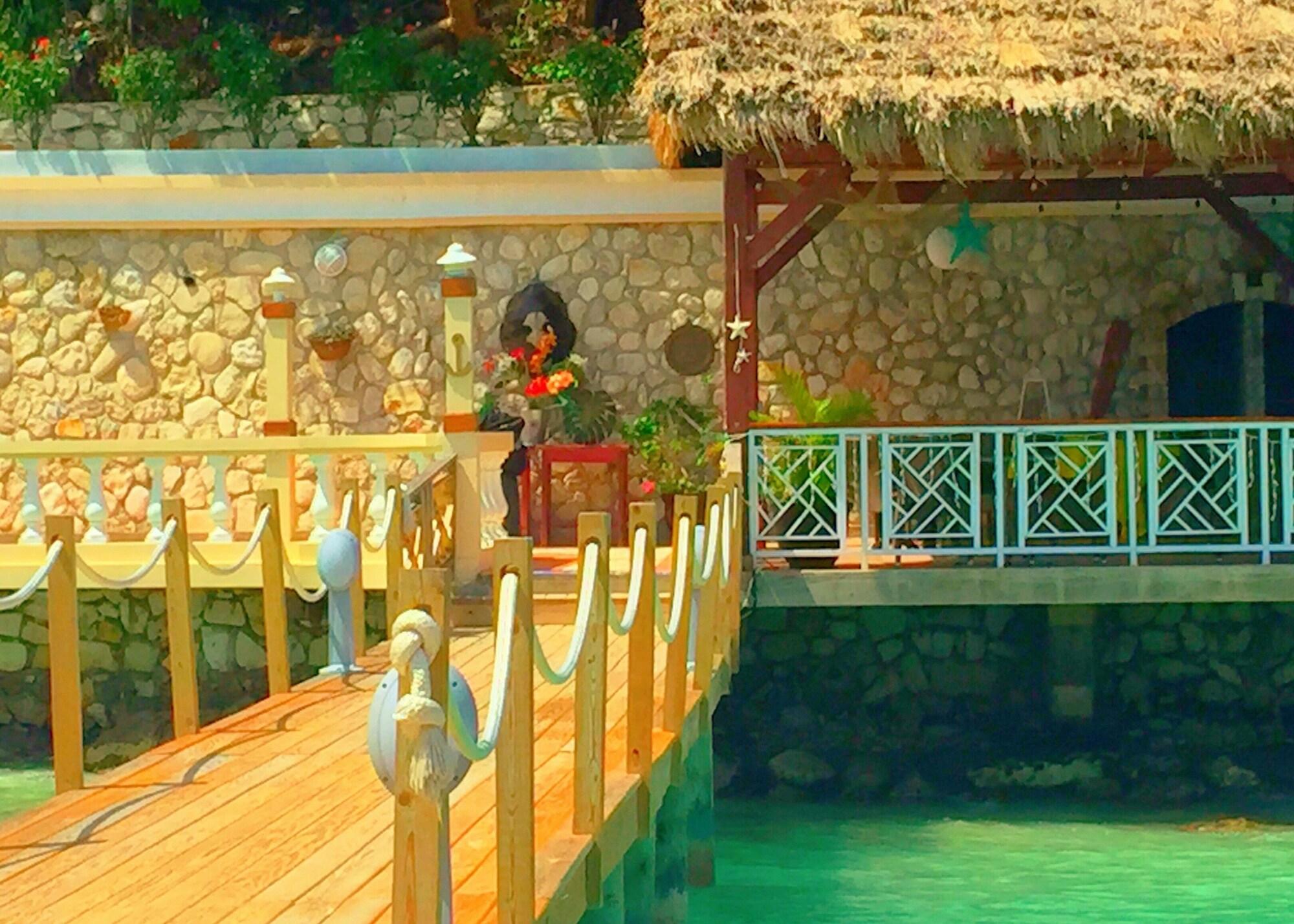 Vista Lobby Abaka Bay Resort