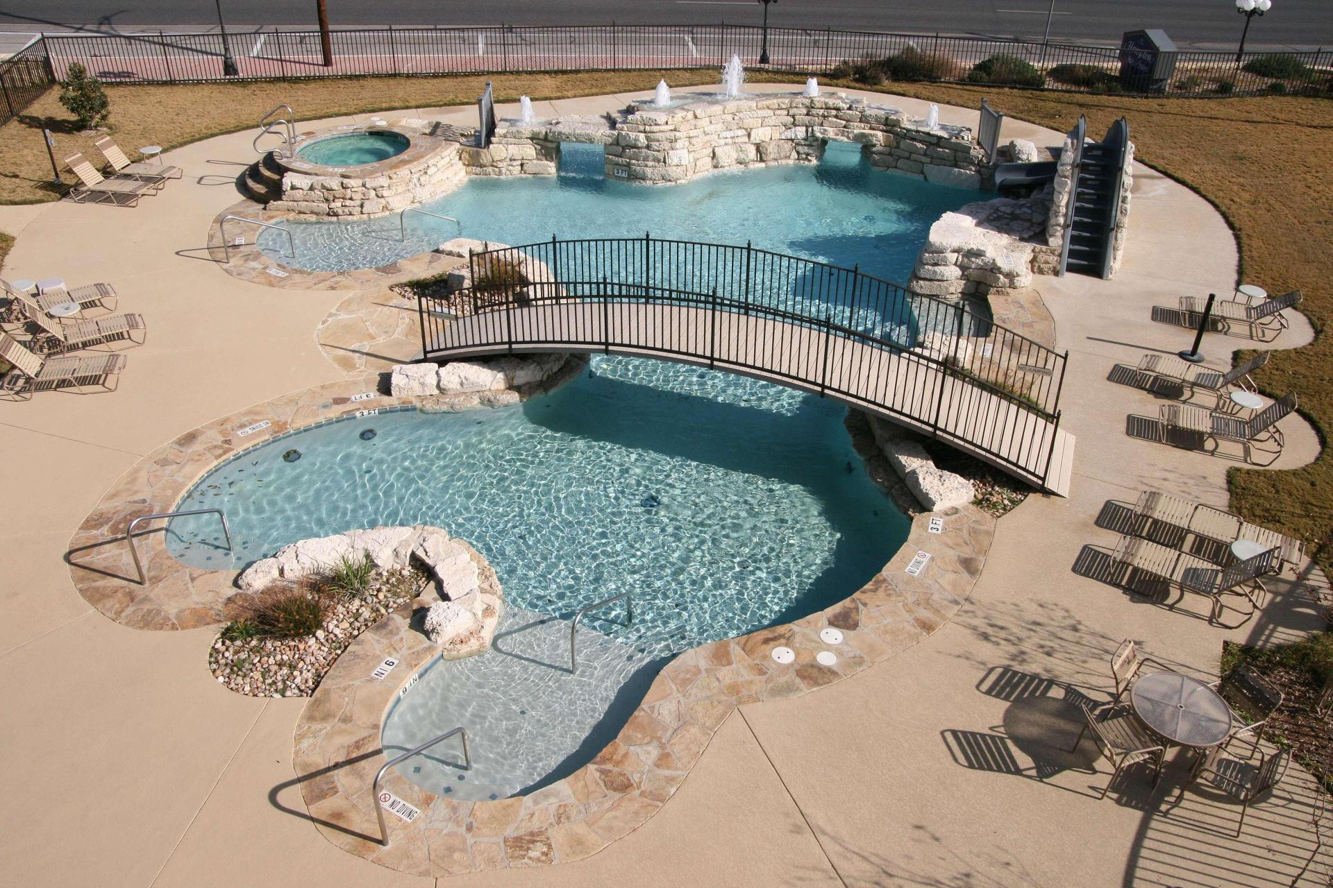 Vista Piscina Hampton Inn & Suites Fredericksburg