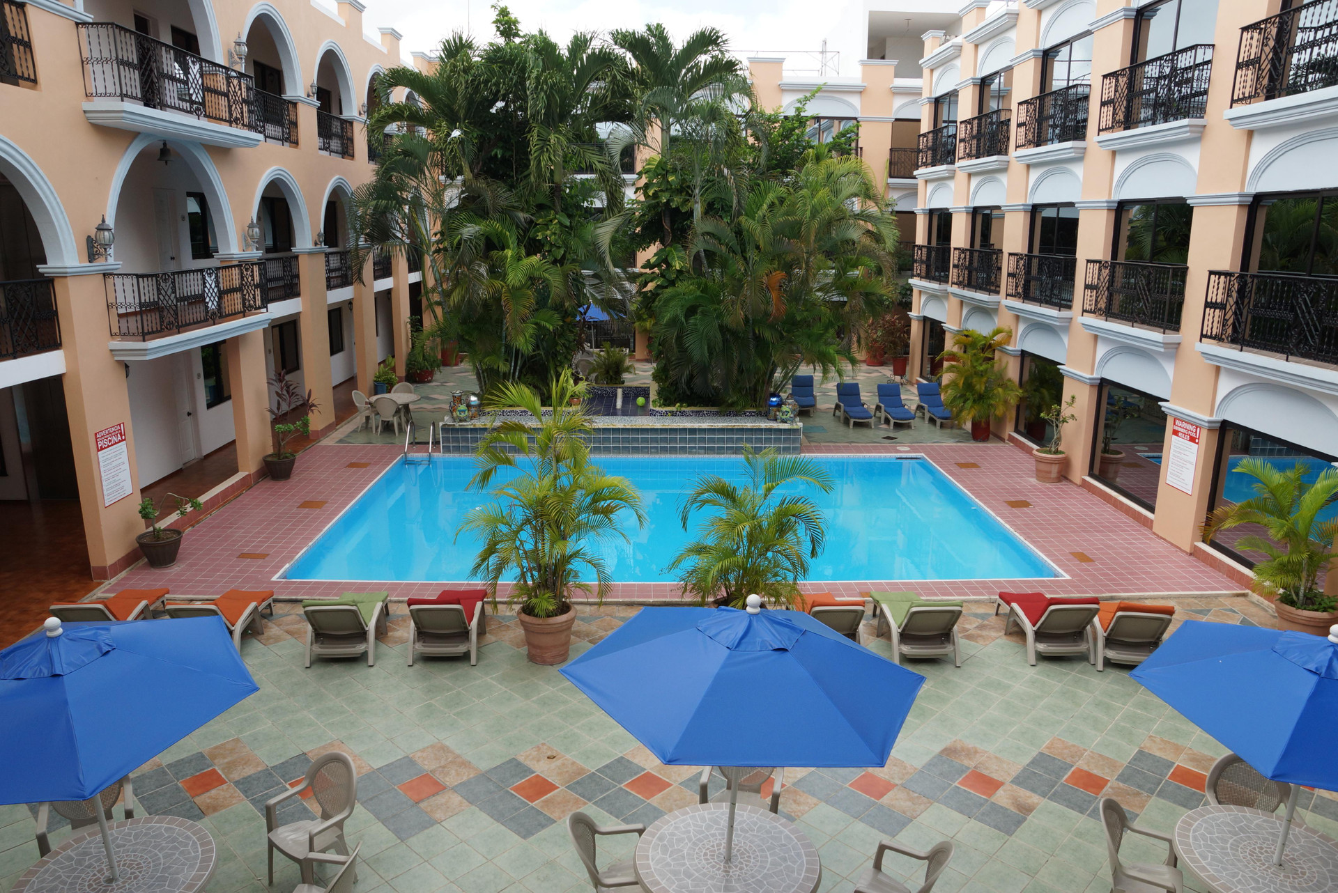 Vista Piscina Hotel Doralba Inn