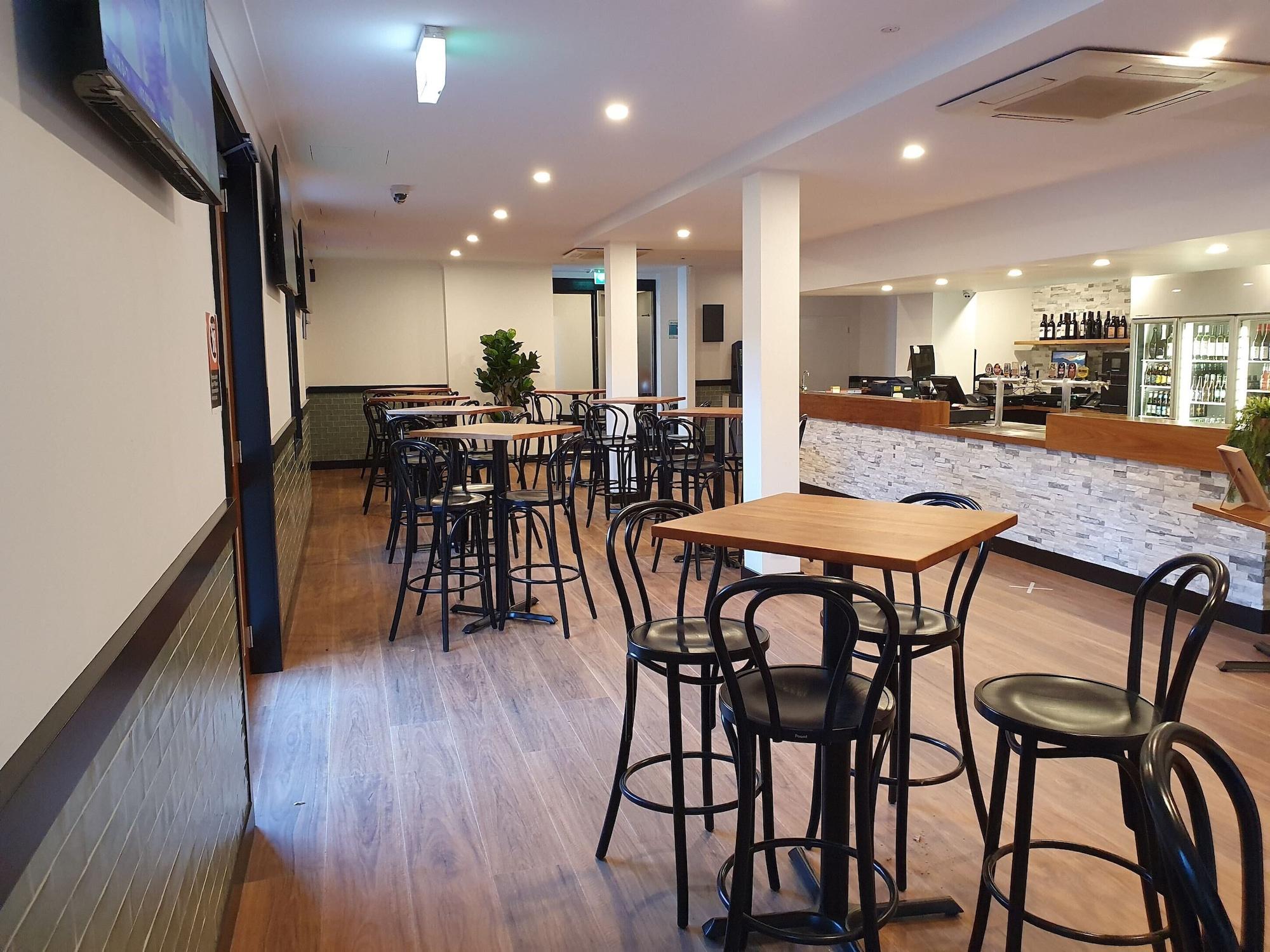 Restaurant Empire Hotel Goulburn