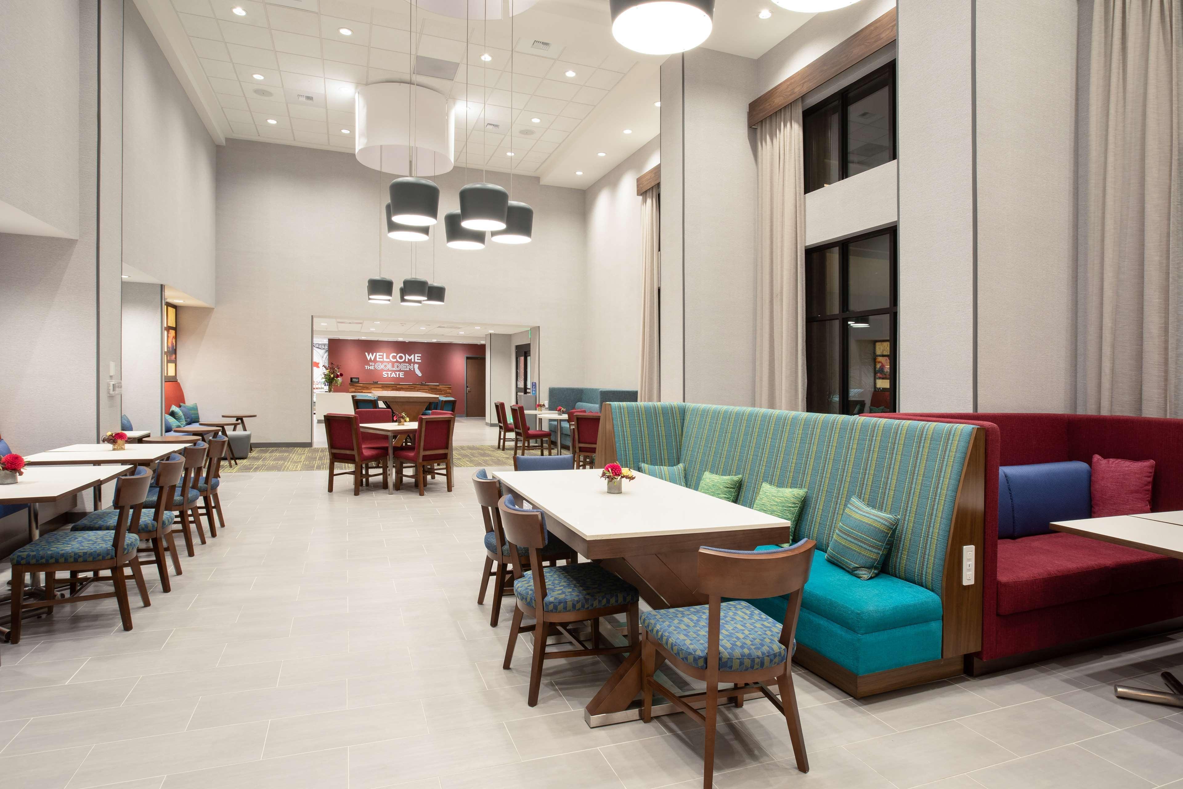 Restaurant Hampton Inn & Suites Watsonville