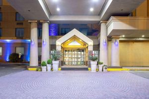 Alojamiento - Days Hotel by Wyndham North Bergen /NYC Area