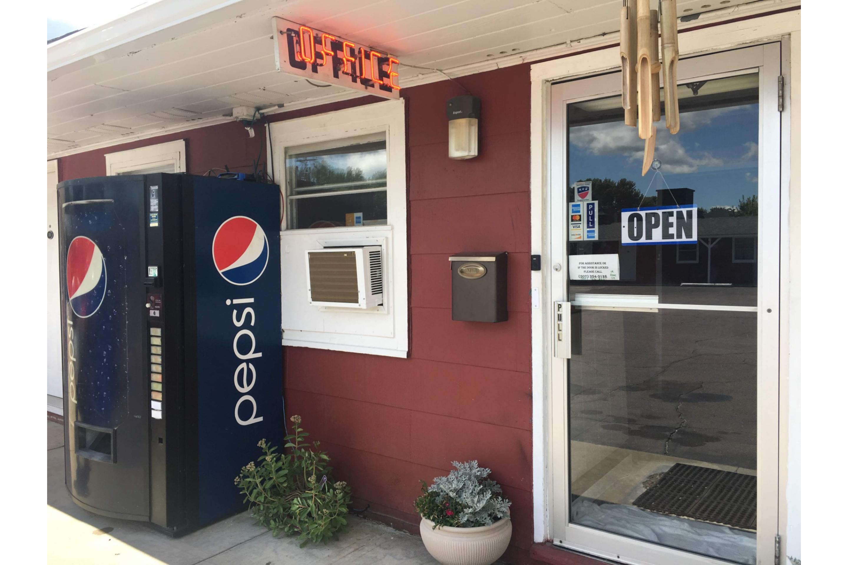 Vista Lobby Colonial Inn Extended Stay By OYO New Ulm