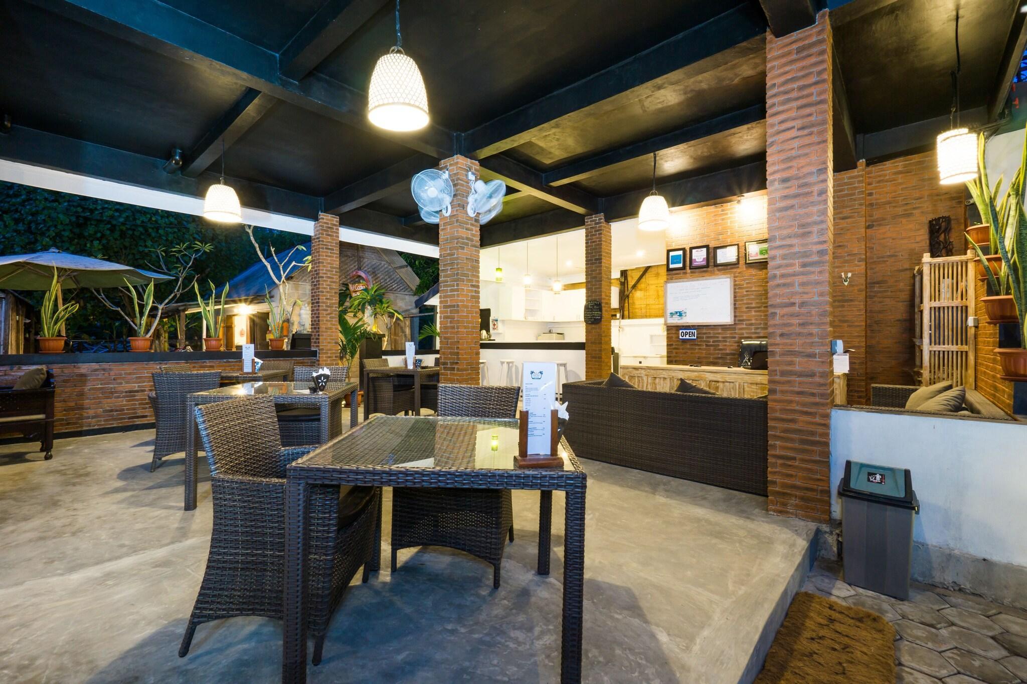 Restaurant Nyuh Gading Home Stay Lembongan
