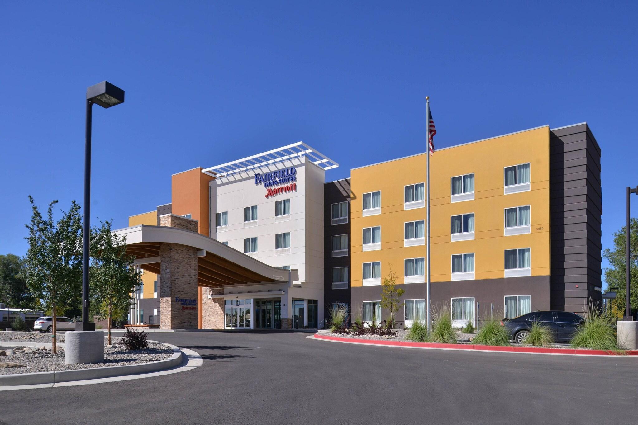 Vista Exterior Fairfield Inn & Suites by Marriott Farmington
