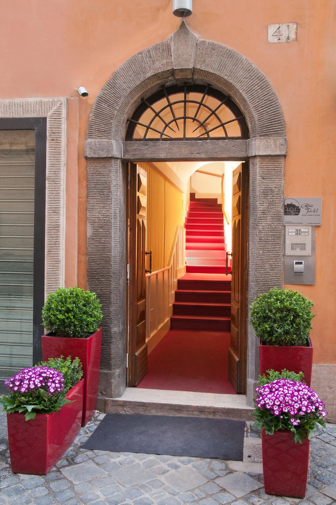 Vista Exterior Trevi 41 Hotel