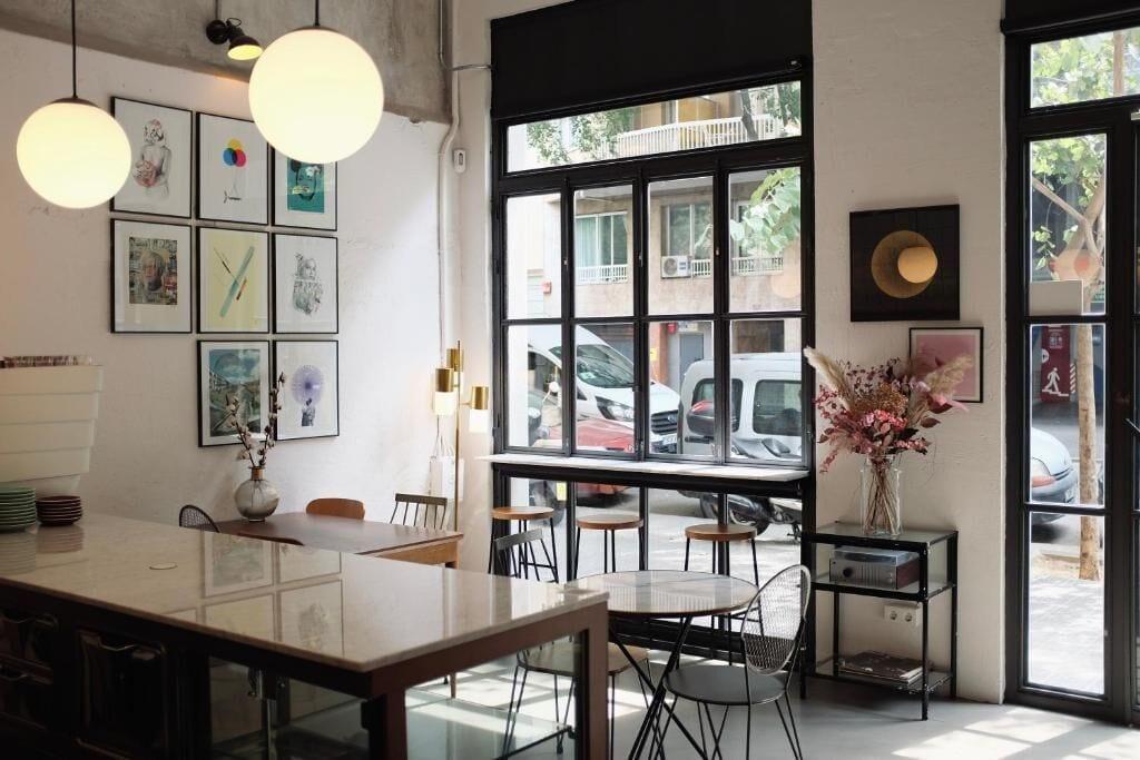 Bar/Salón Magatzem 128