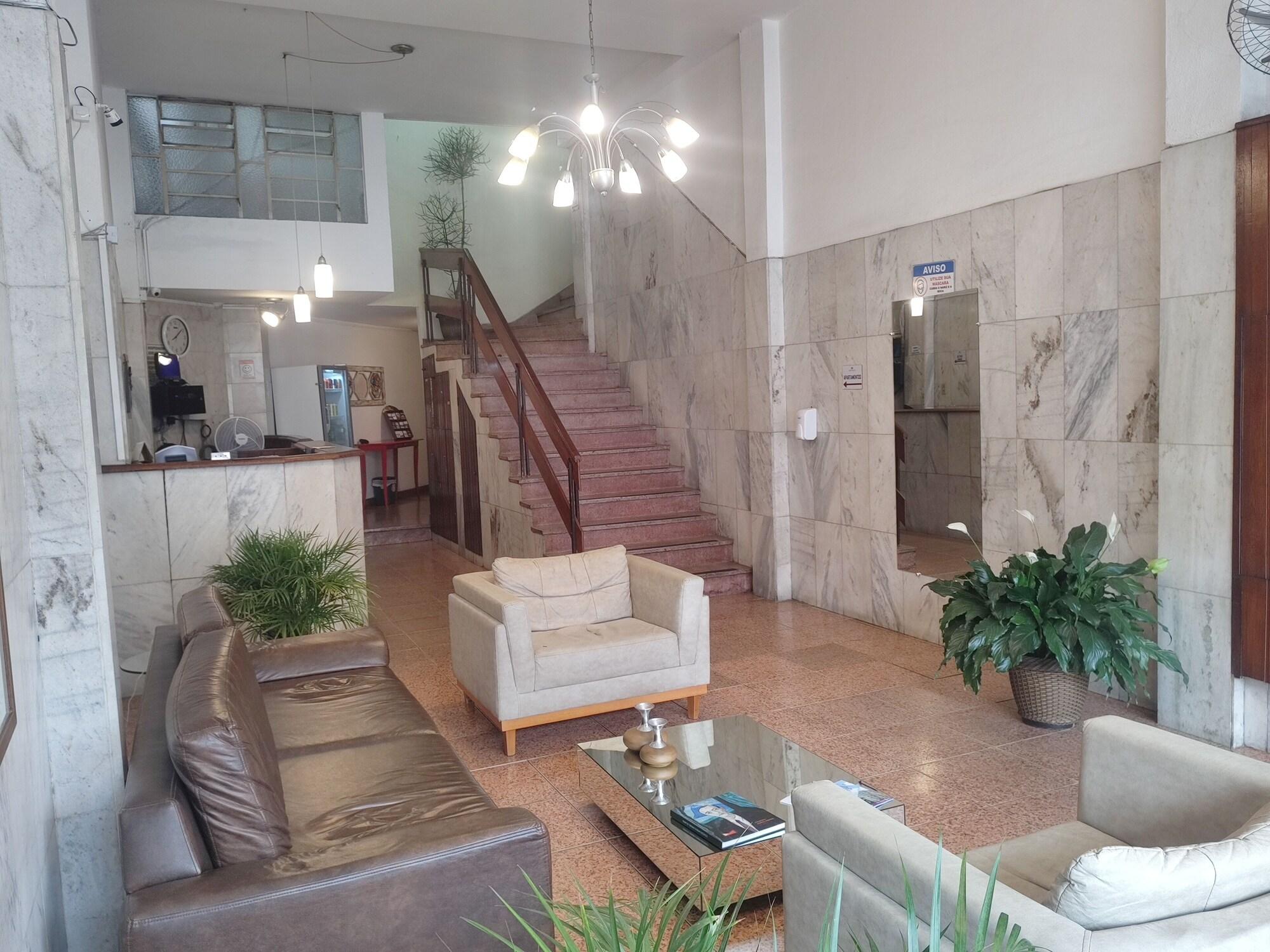 Varios Mônaco Hotel