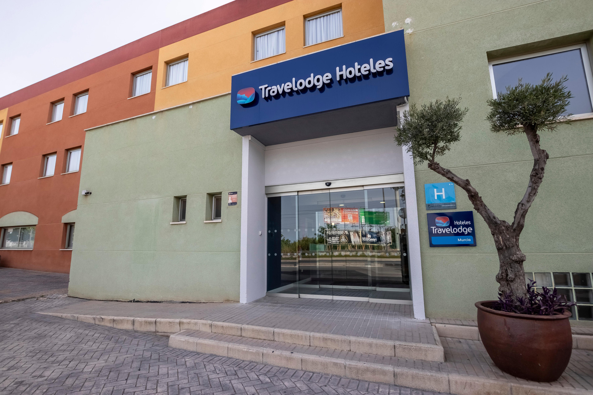 Vista Exterior Travelodge Murcia