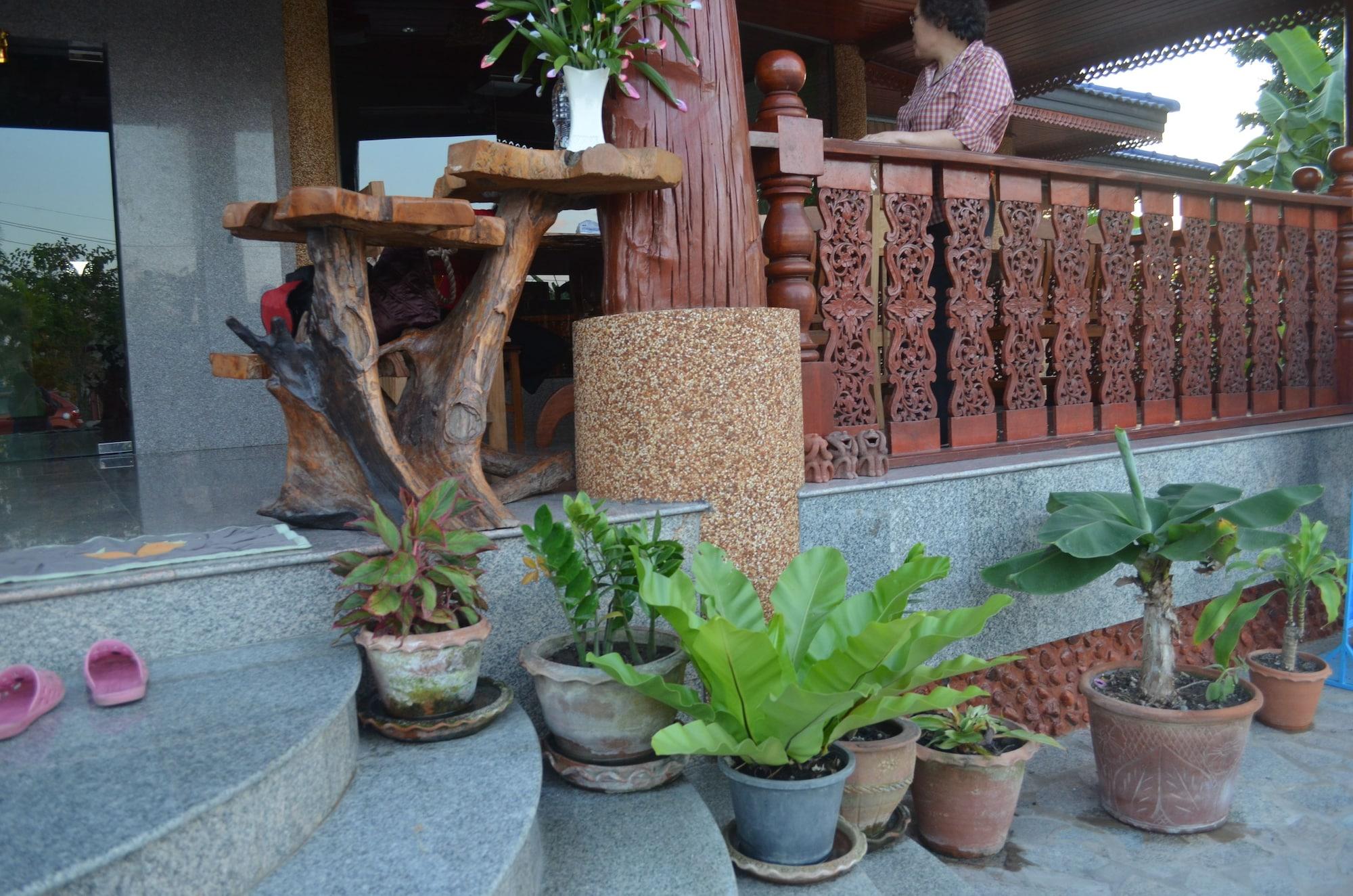 Varios Suandarbporn Resort Mae Sot