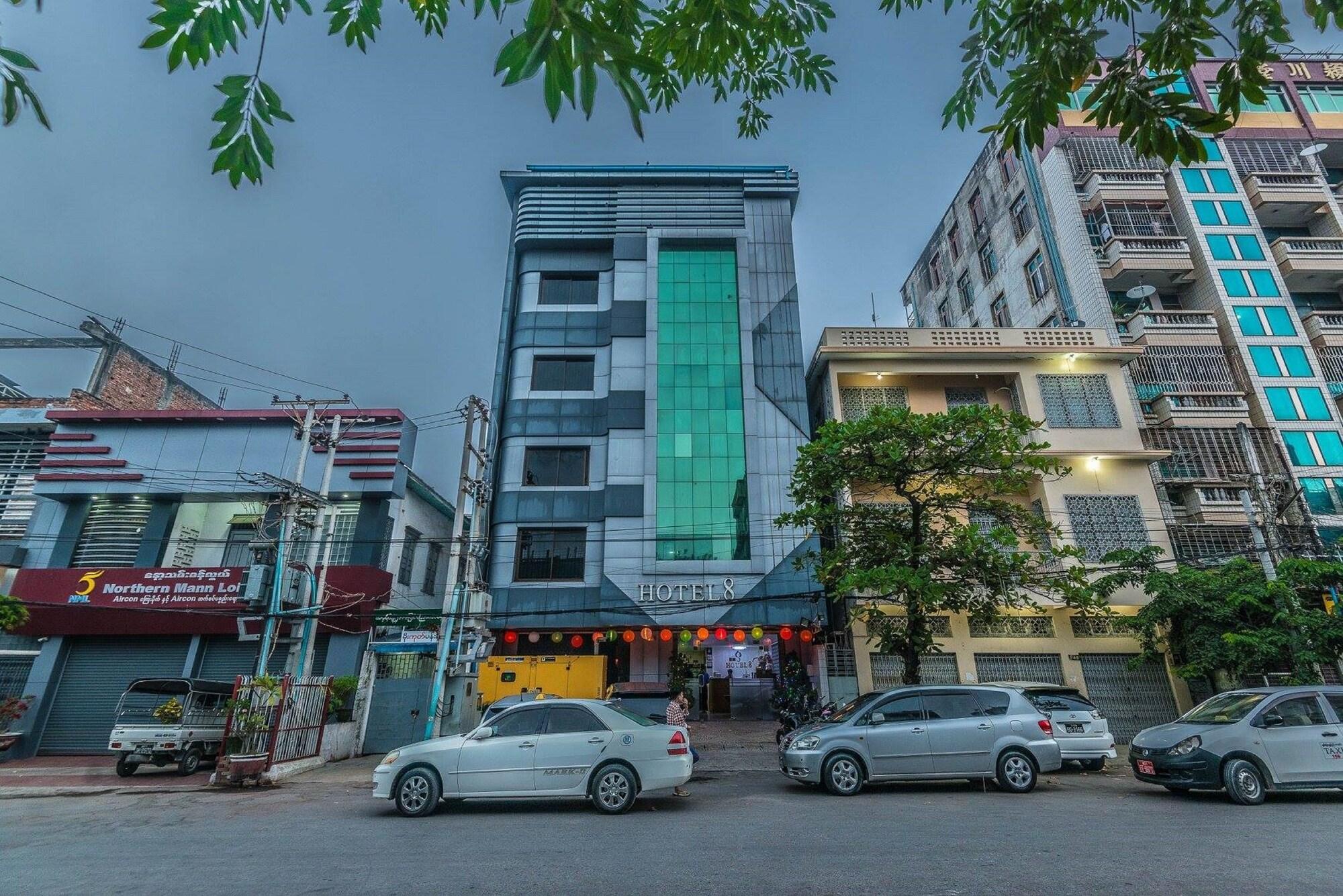 Vista Exterior Hotel 8
