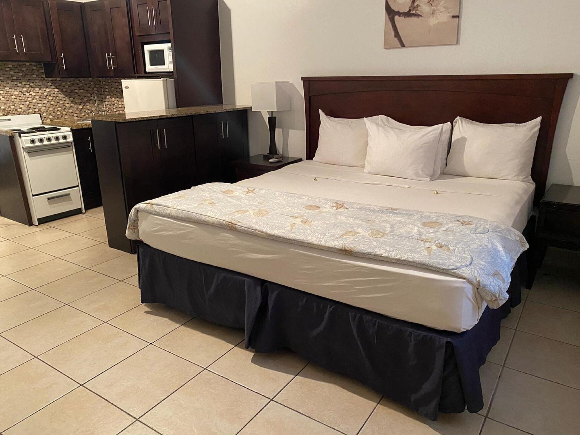 Habitación Ocean Front Casablanca Studios with FULL KITCHENS & Beach access By BL Rentals