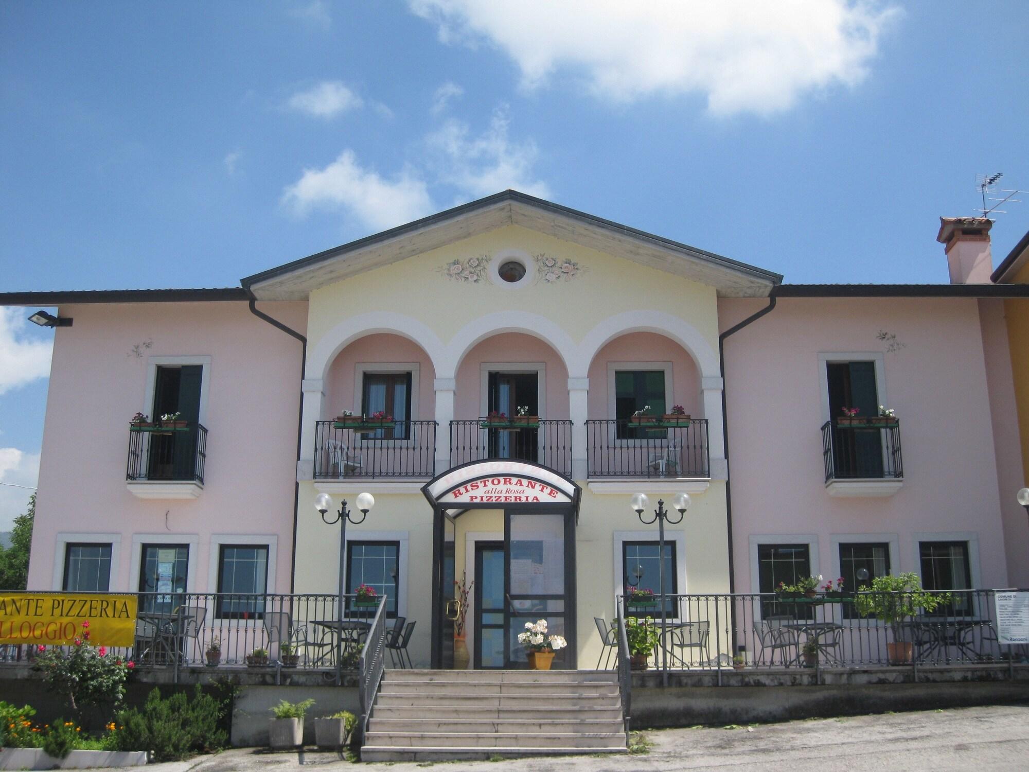 Varios Locanda Alla Rosa