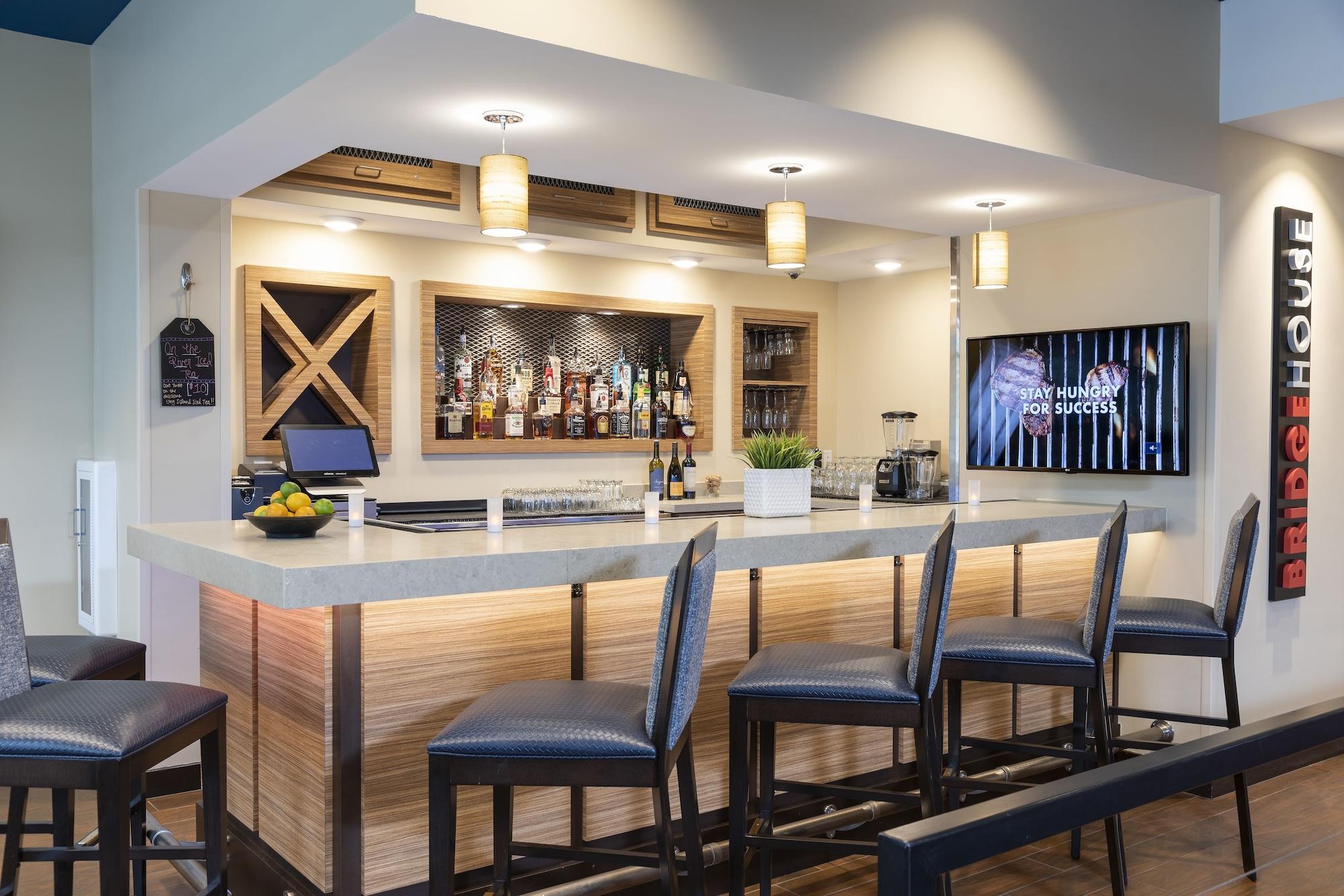 Restaurant TownePlace Suites by Marriott Louisville North