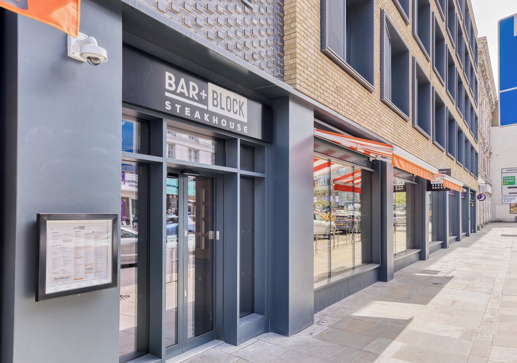 Vista Exterior Premier Inn London Hammersmith - Shepherds Bush Road