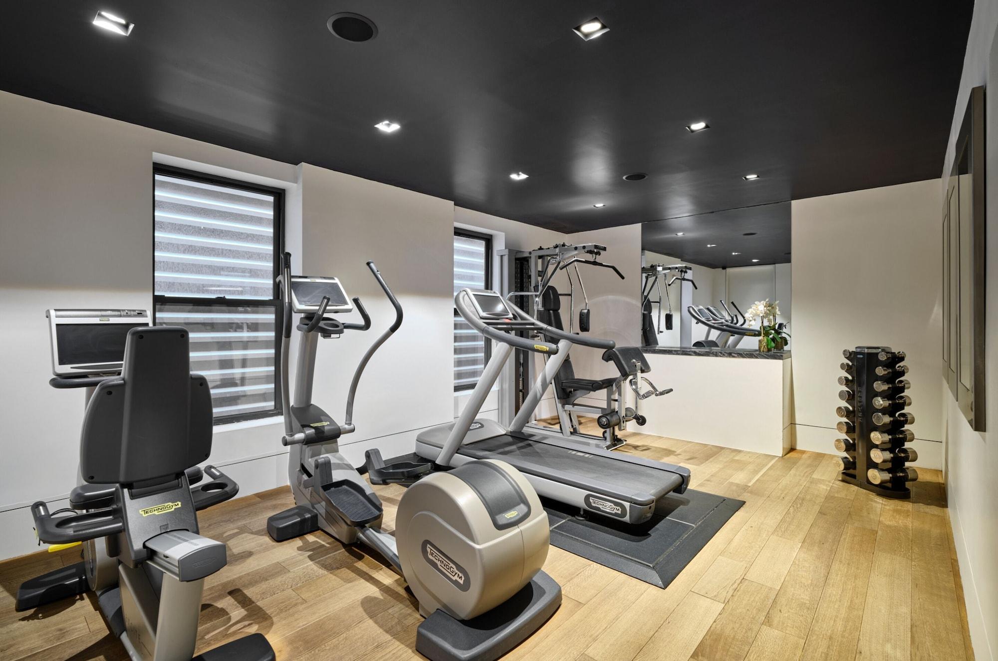 Gimnasio AKA Times Square