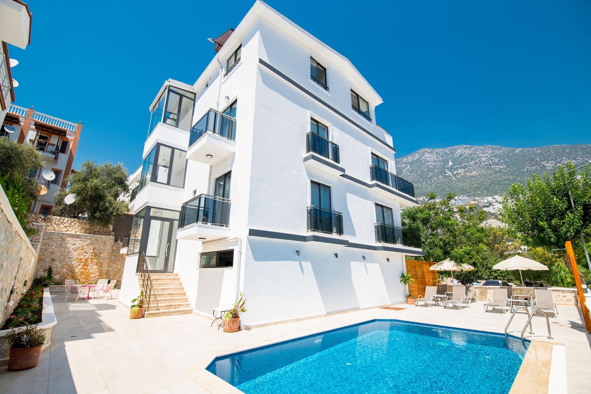 Varios Kaya Apartments