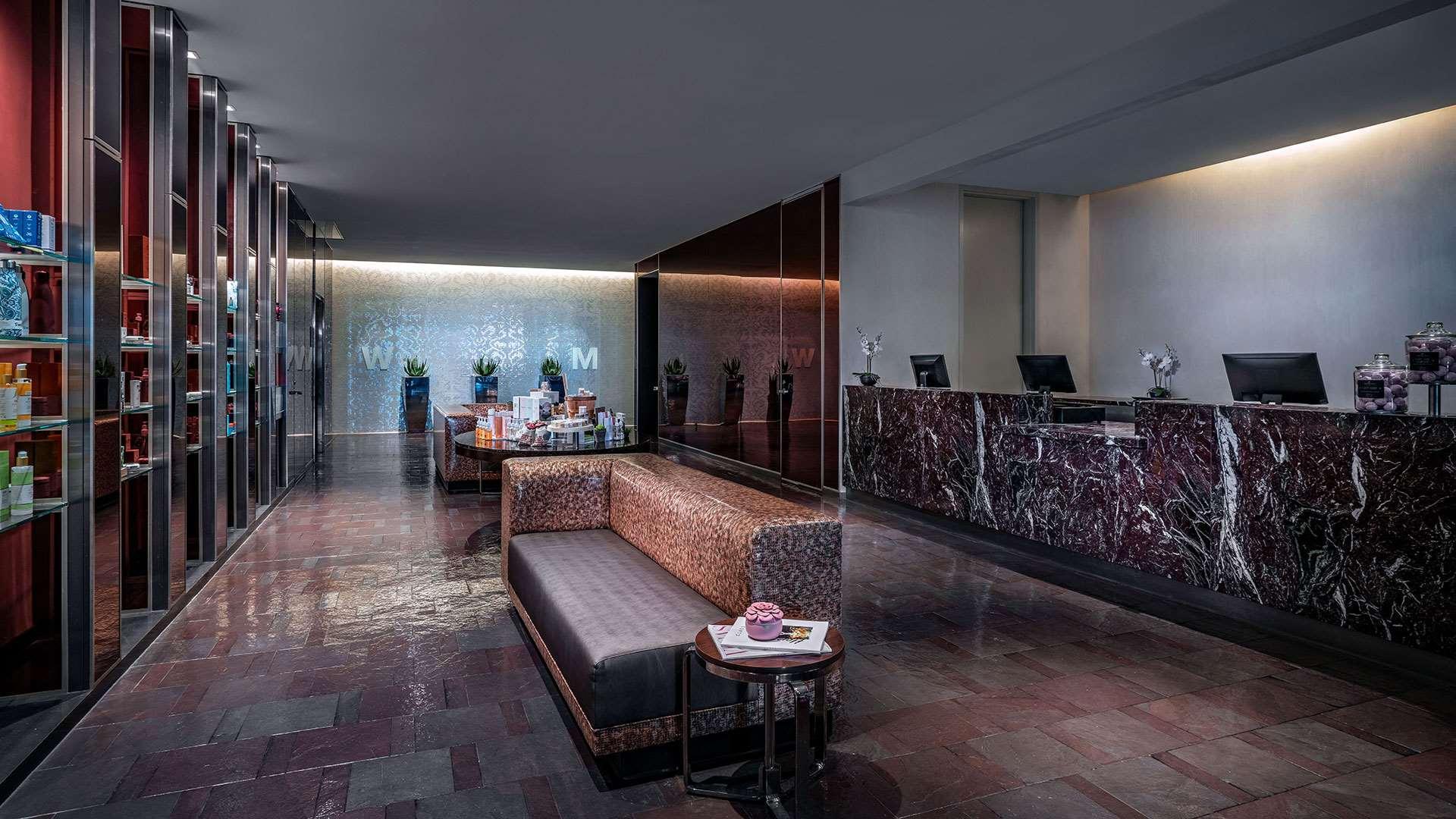 Vista Lobby Palms Place