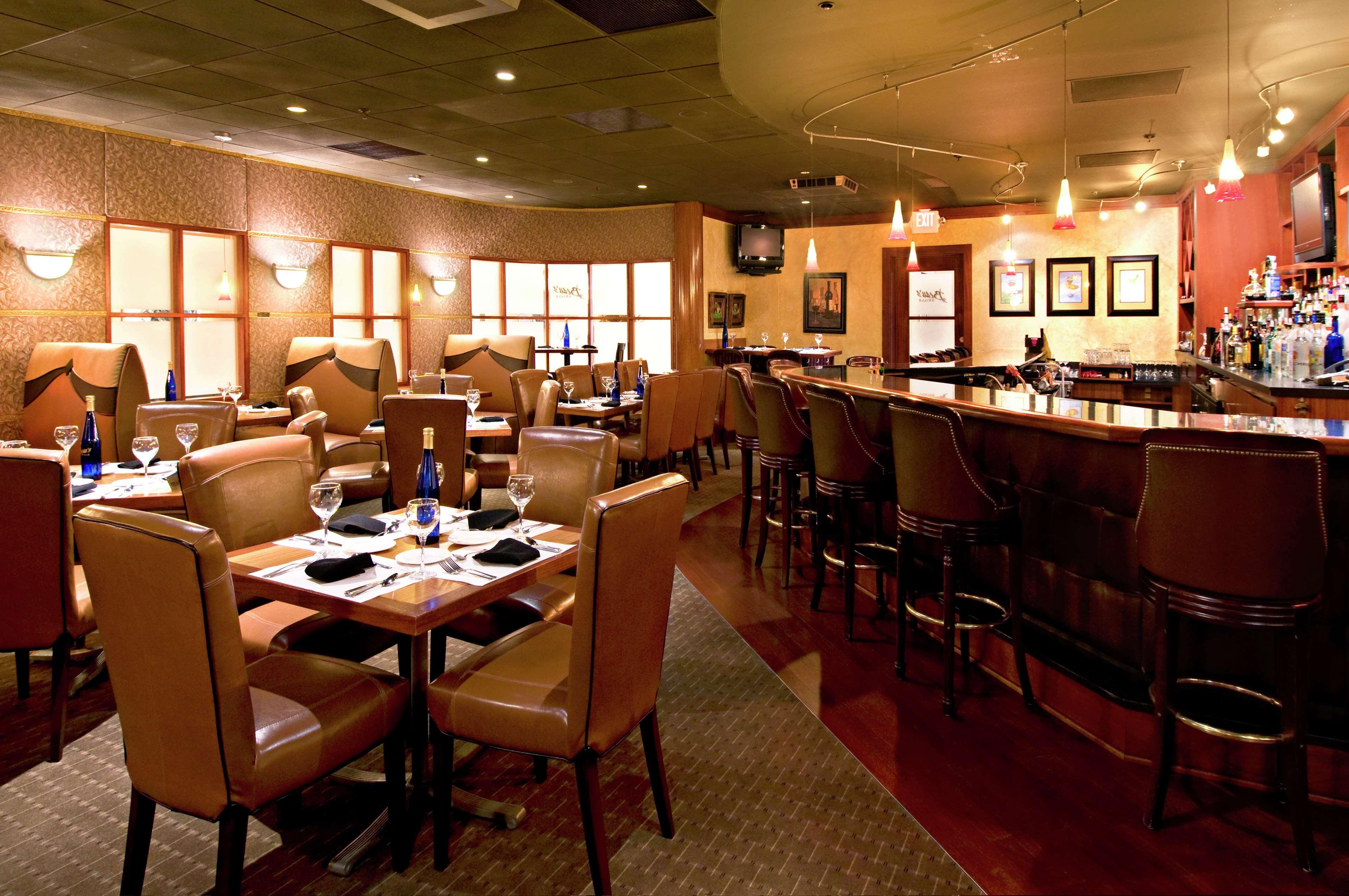 Bar/Salón Hilton Akron/Fairlawn