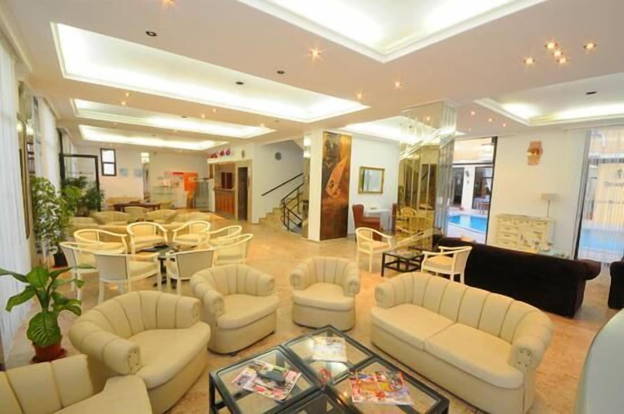 Vista Lobby Albano Hotel