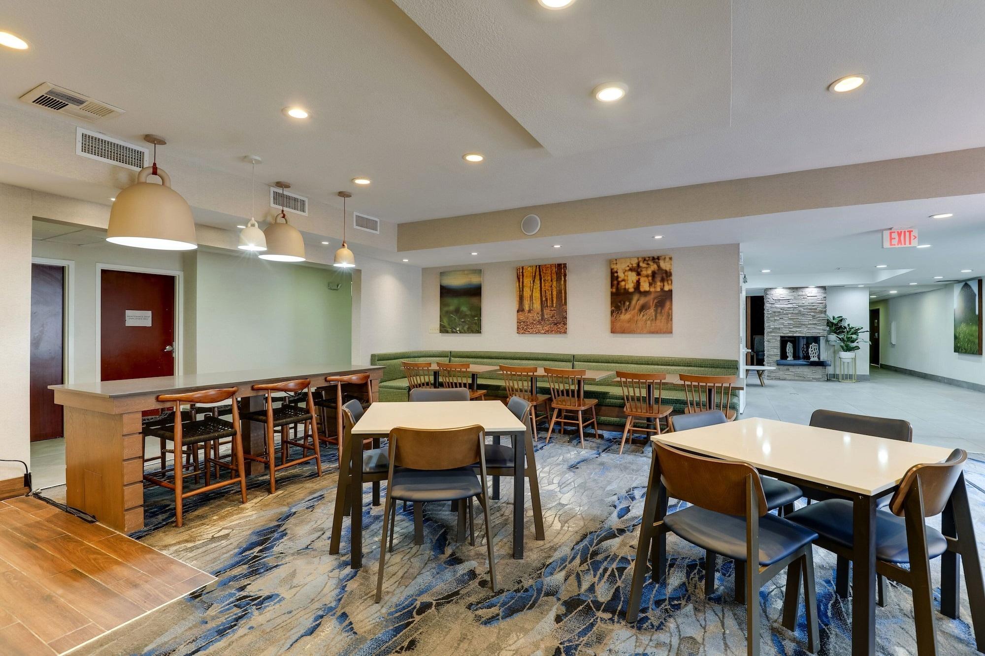 Restaurant Fairfield Inn & Suites Dallas Las Colinas