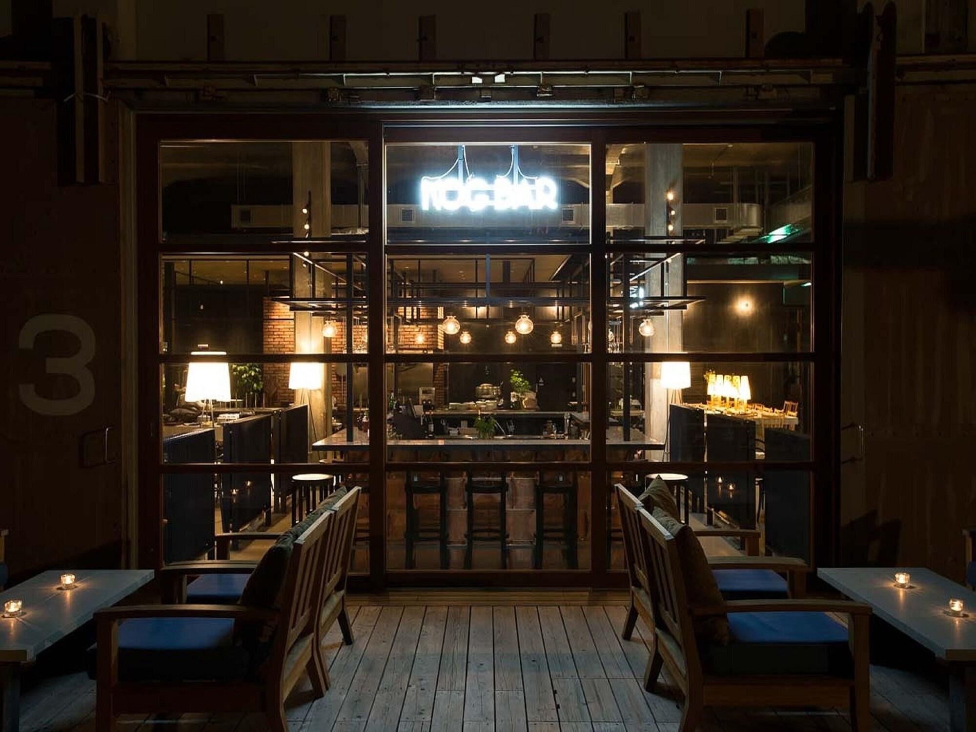 Bar/Salón Onomichi U2 Hotel Cycle