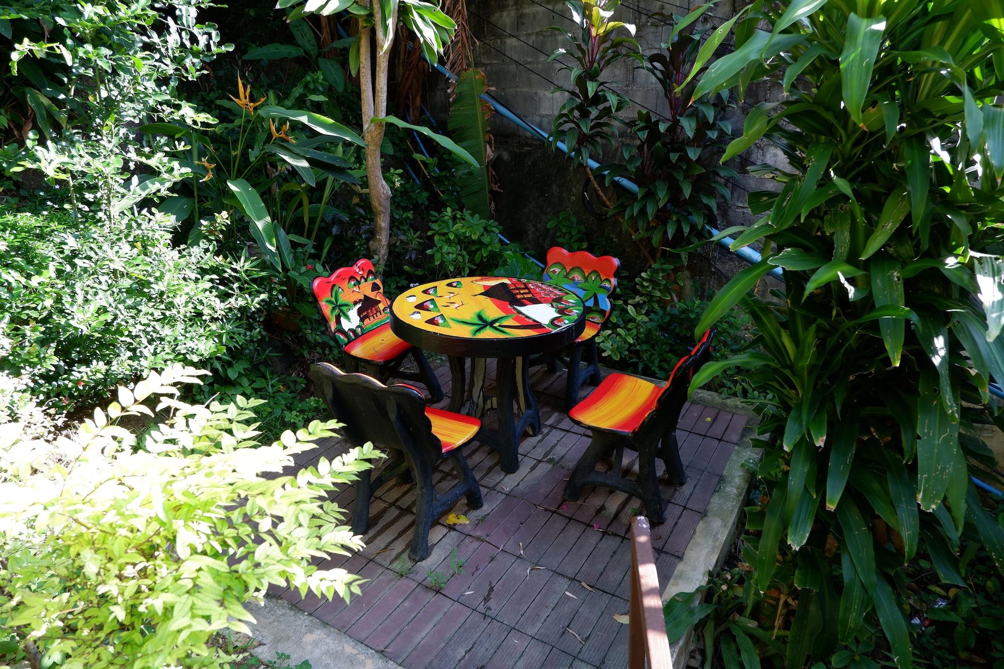 Vista Exterior Kata Beachwalk Hotel and Bungalows