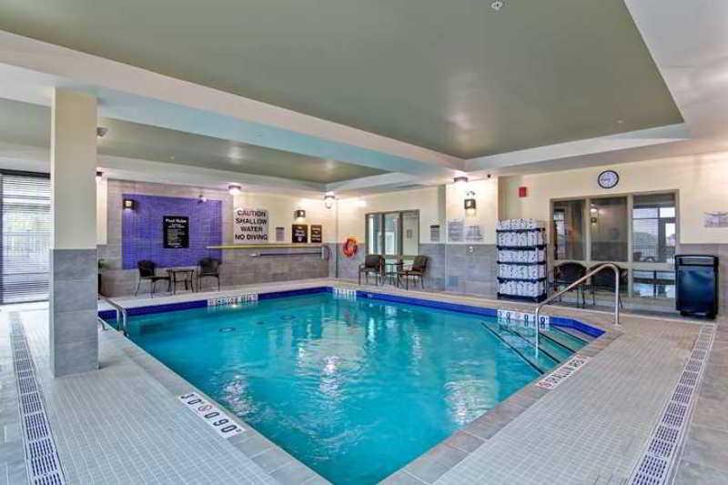 Vista Piscina Homewood Suites by Hilton Ajax