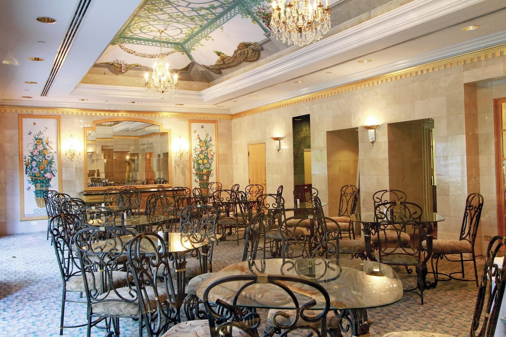Restaurant Club Wyndham Royal Garden at Waikiki
