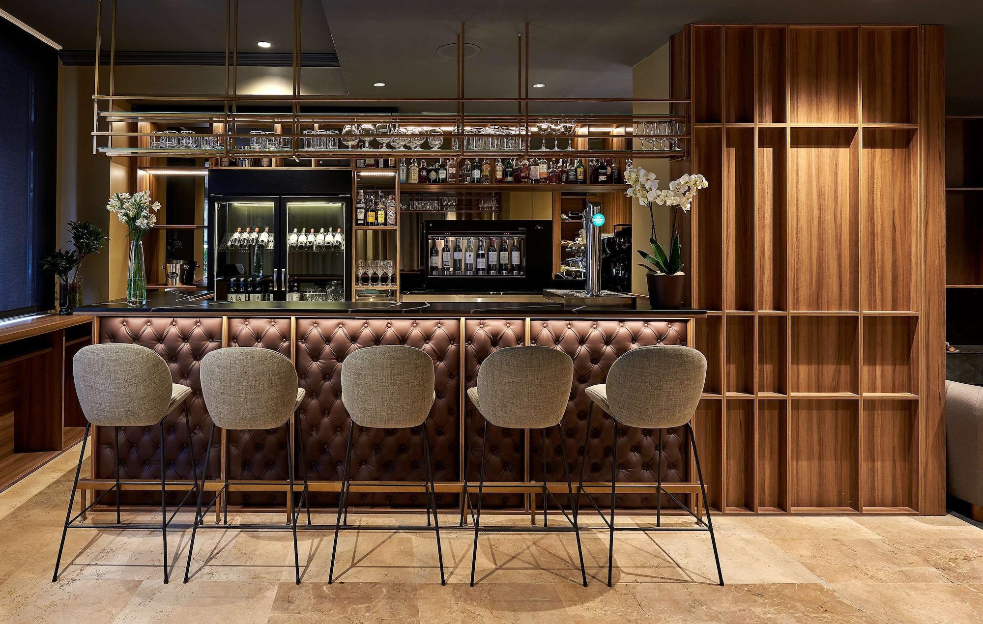 Bar/Salón NH Logroño Herencia Rioja