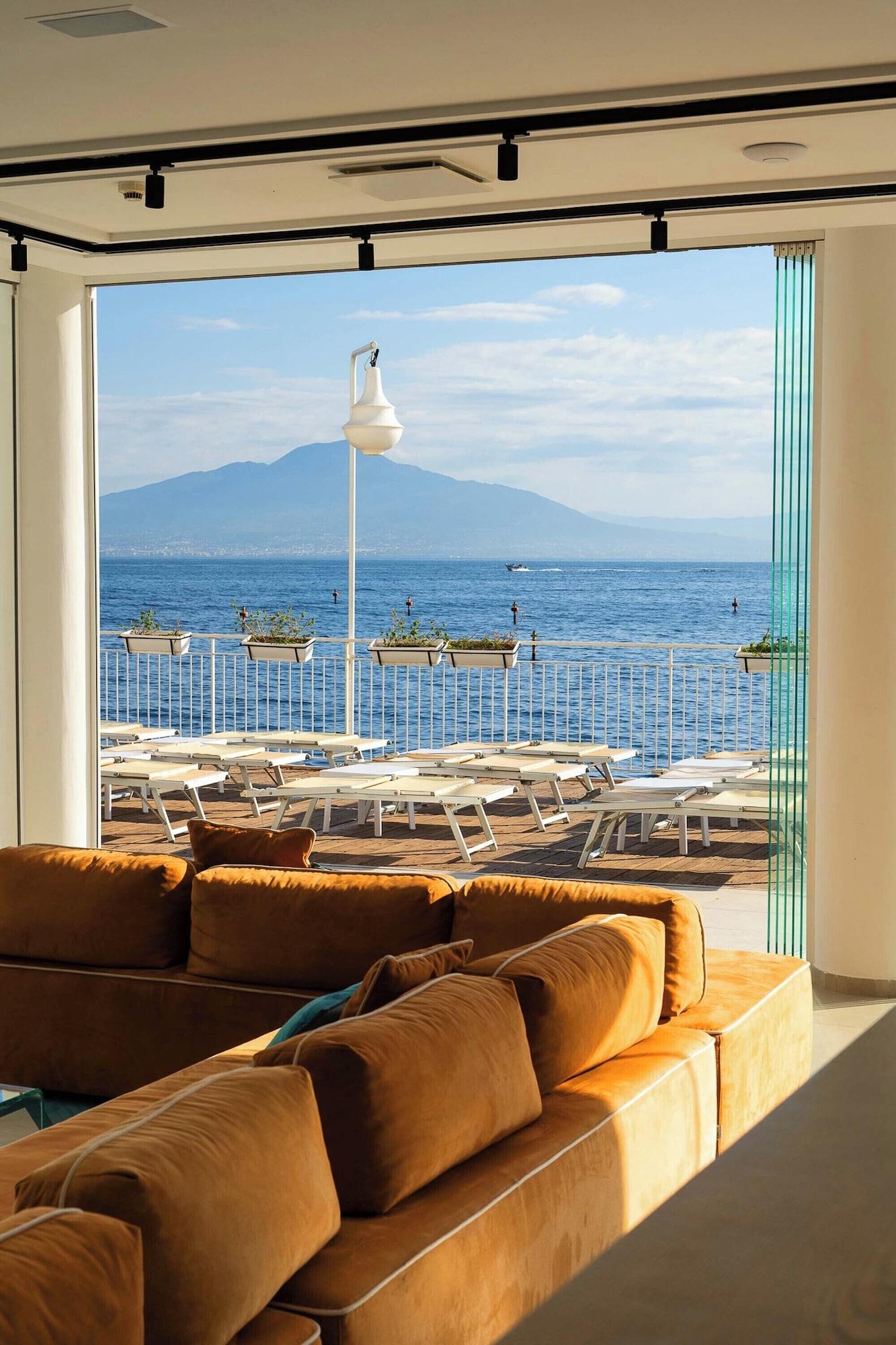 Vista Lobby Hotel Admiral