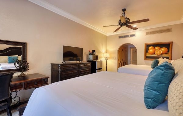 Best 2BR Beachfront villa @ 5star resort at Medano Beach. Few feet from the pool - Hoteles con jacuzzi en San Jose del Cabo, México
