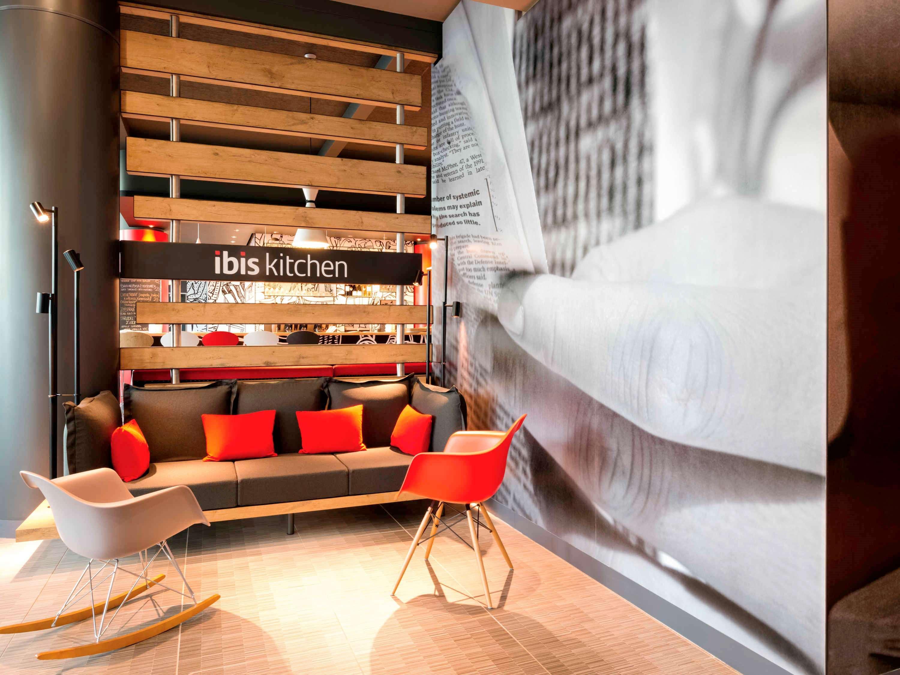 Vista Exterior ibis Warszawa Centrum