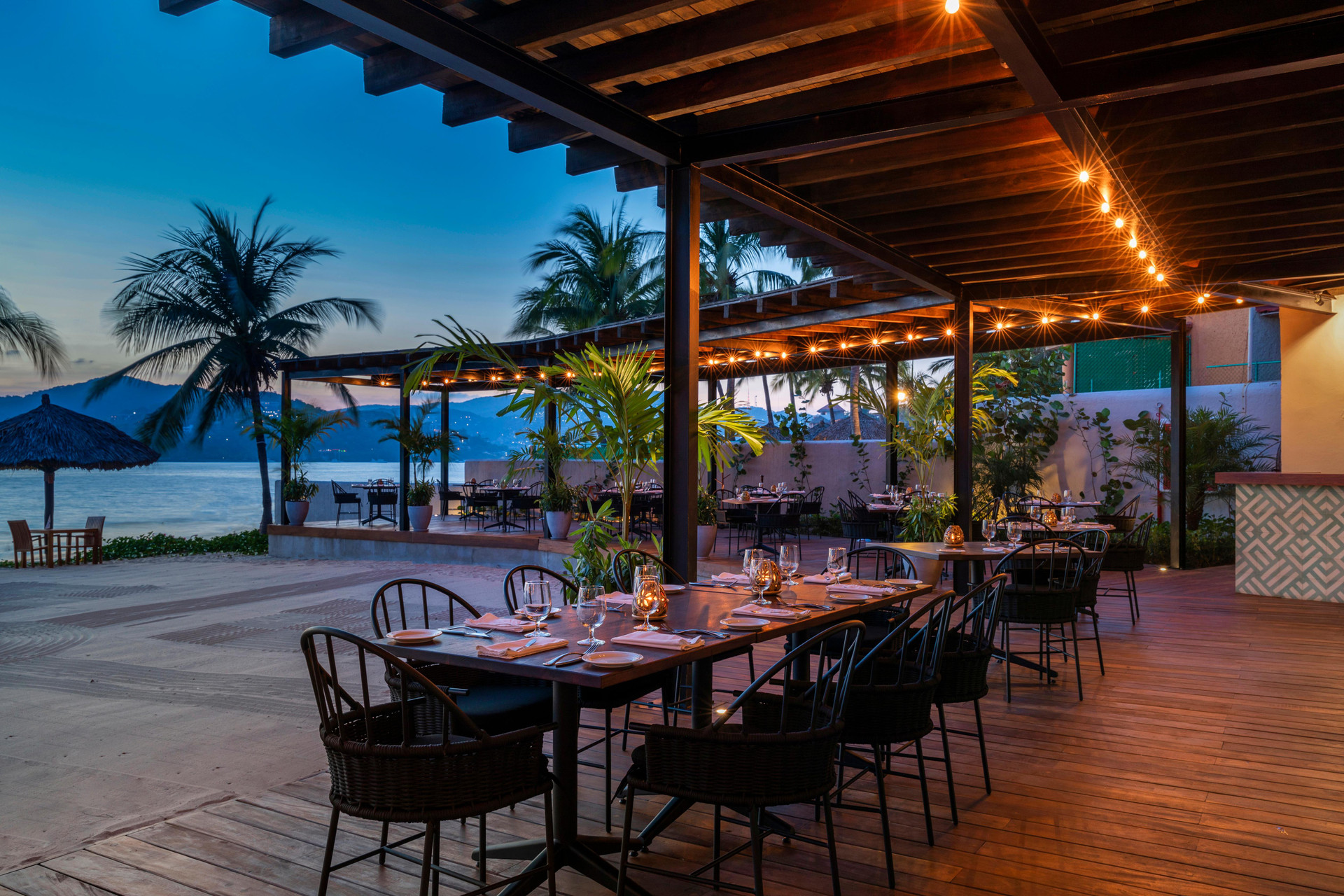 Restaurant Thompson Zihuatanejo, A Beach Resort, by Hyatt