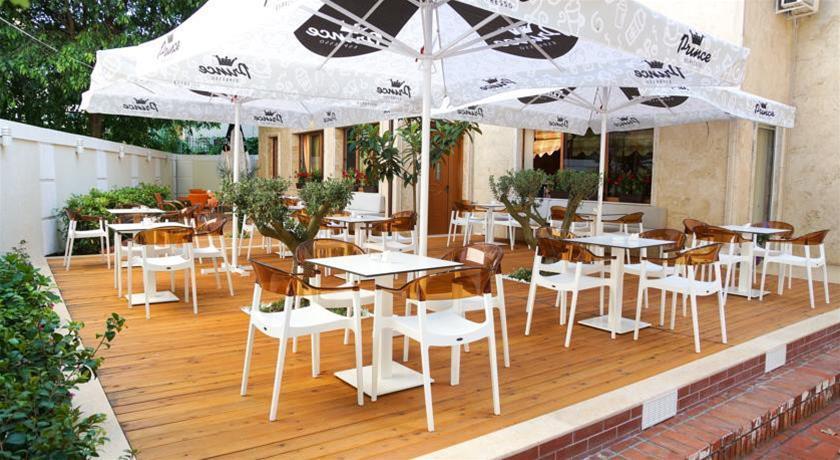 Vista Exterior Hotel Vila e Arte