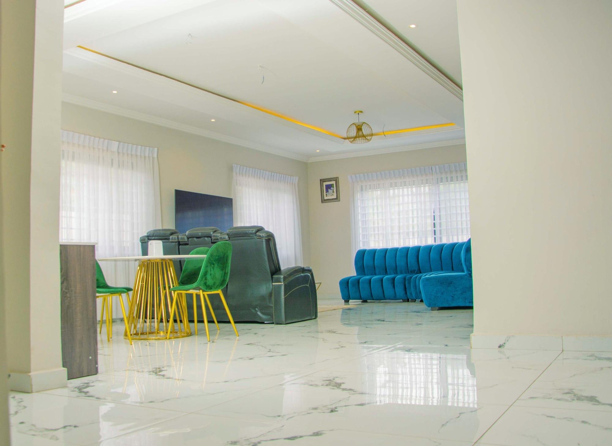 Vista Lobby Pot of Gold Butler Residence