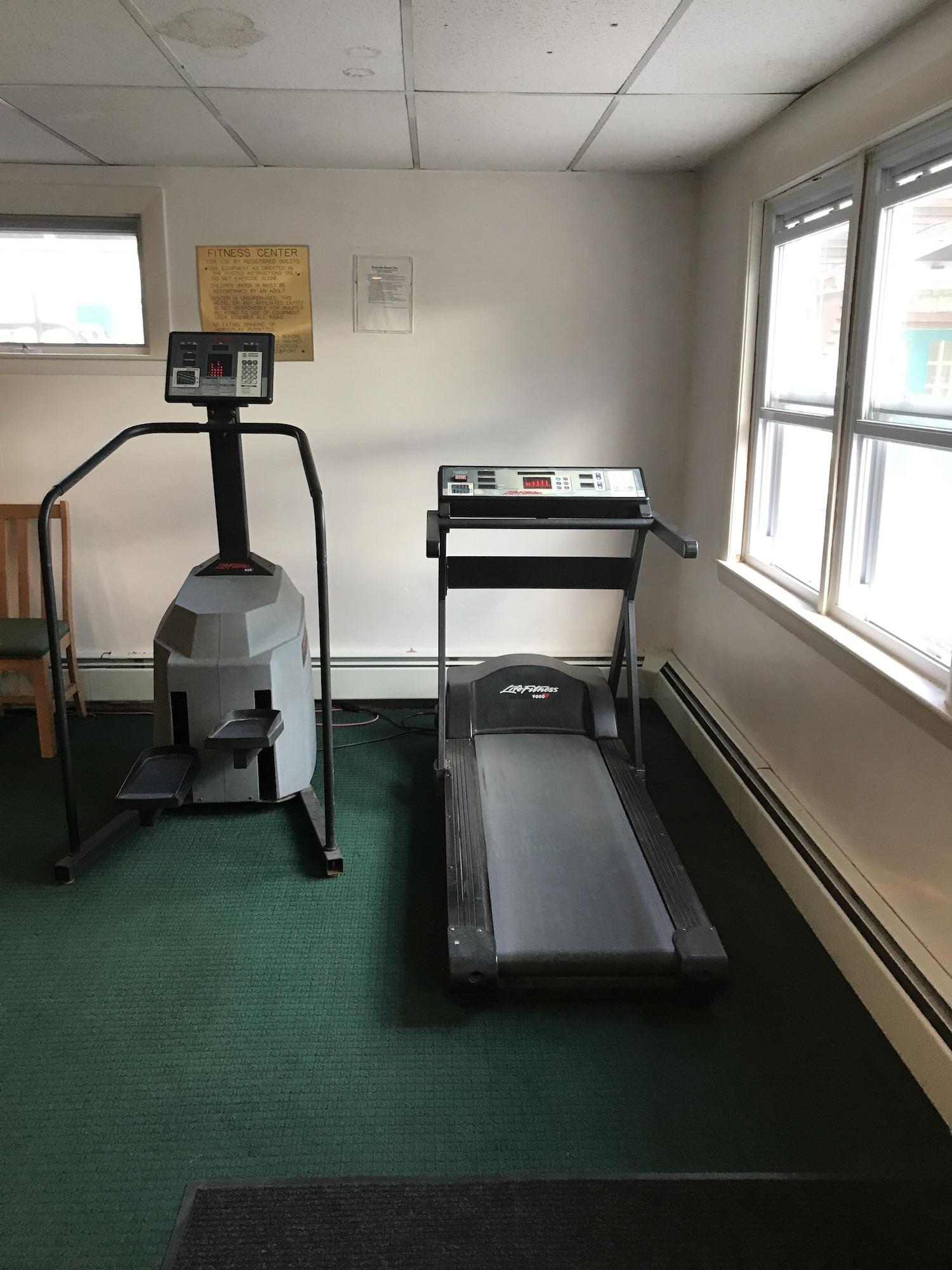 Gimnasio Swiss Chalets Village Inn