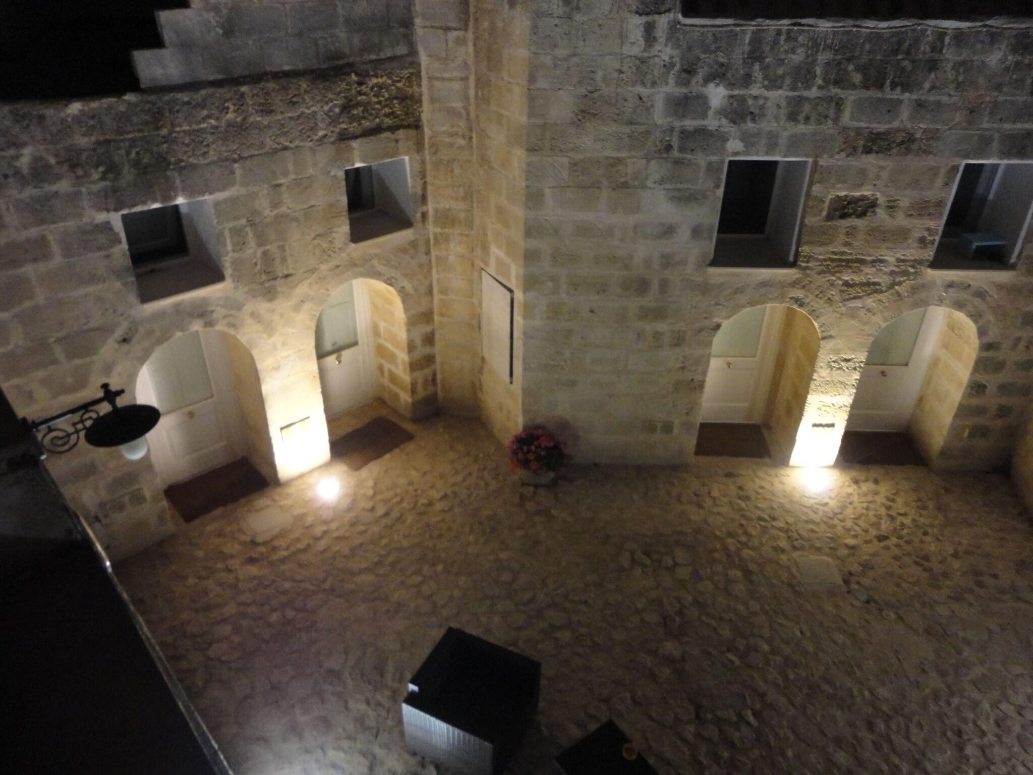 Varios Caveoso Hotel
