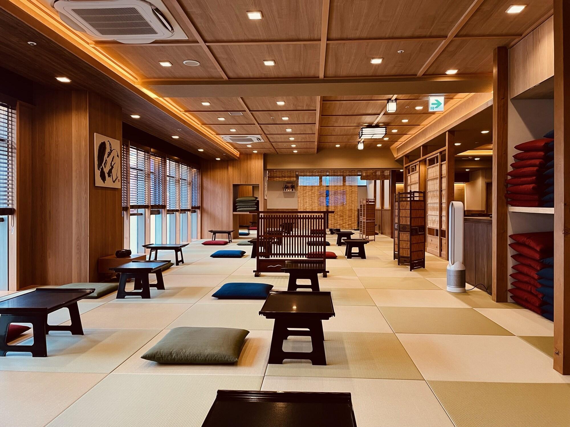 Bar/Salón SPABLIC INN