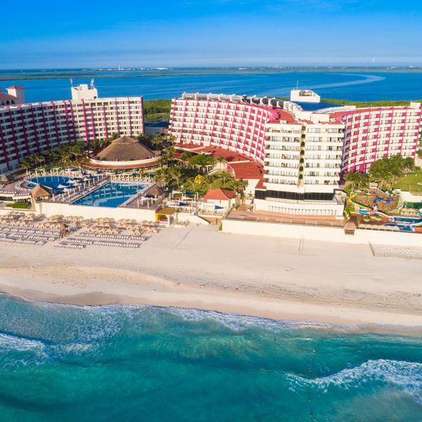 Crown Paradise Club Cancún – All Inclusive