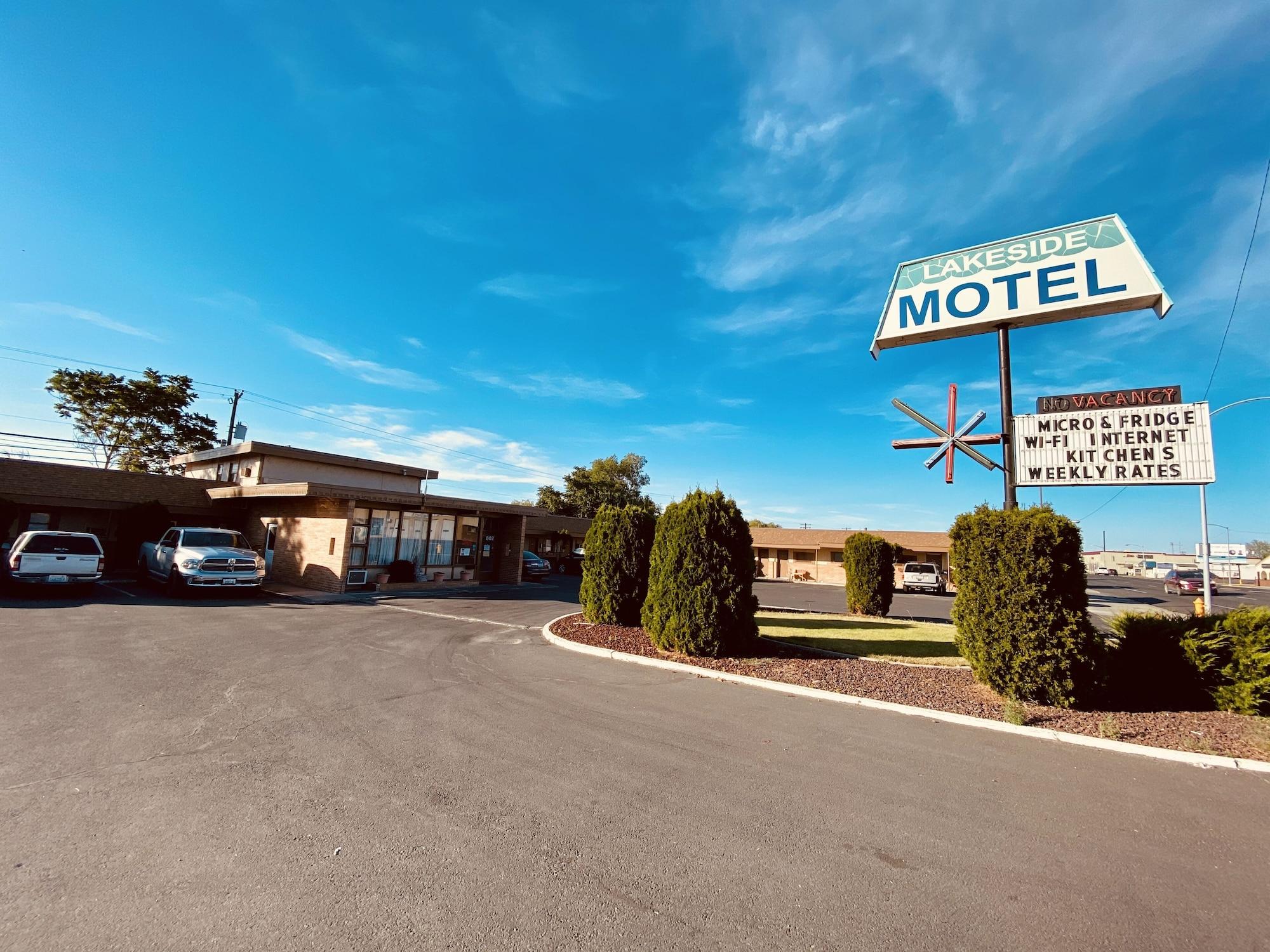 Vista Exterior Lakeside Motel