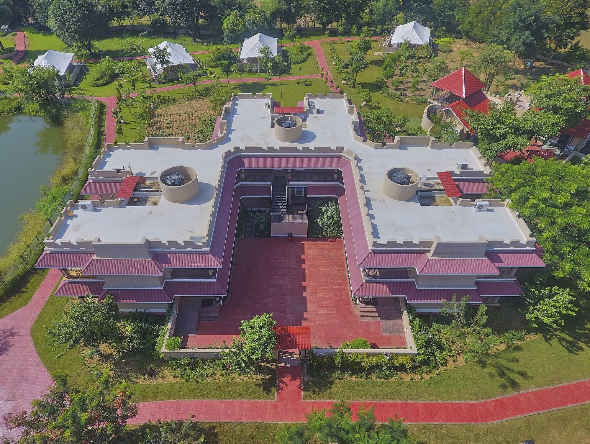 Vista Exterior Sterling Kanha