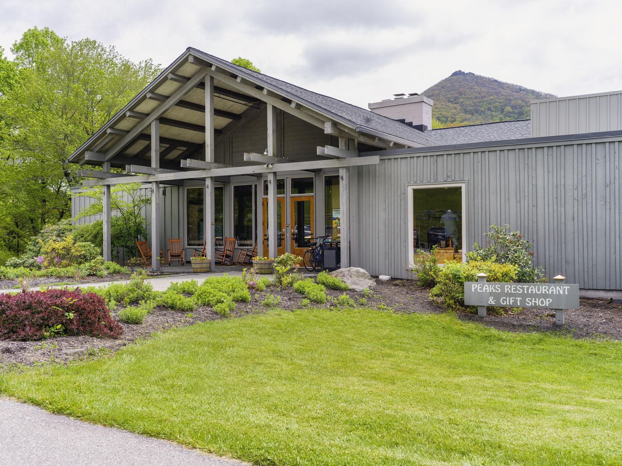 Vista Exterior Peaks of Otter Lodge