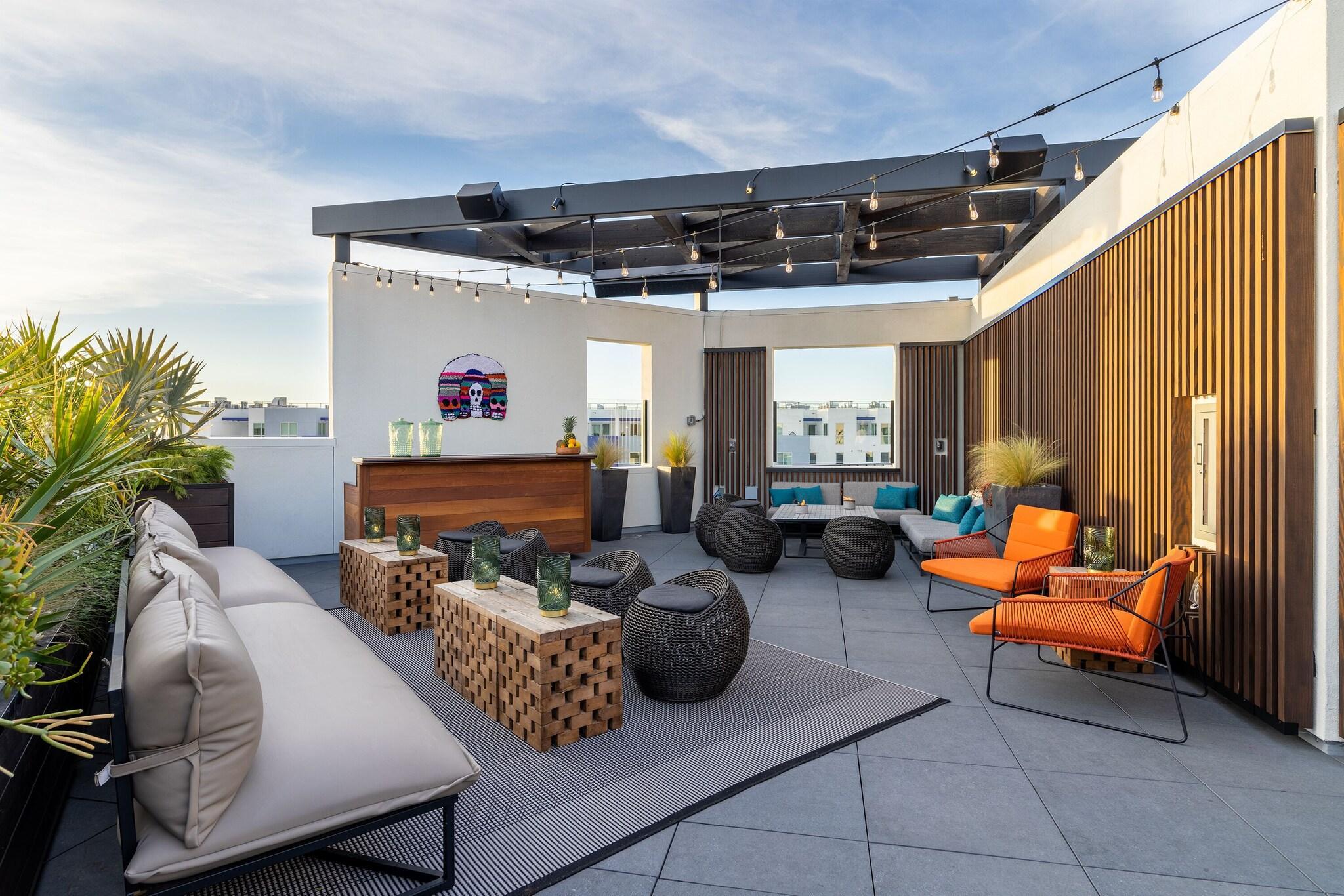 Vista Exterior The Shay a Destination by Hyatt Hotel